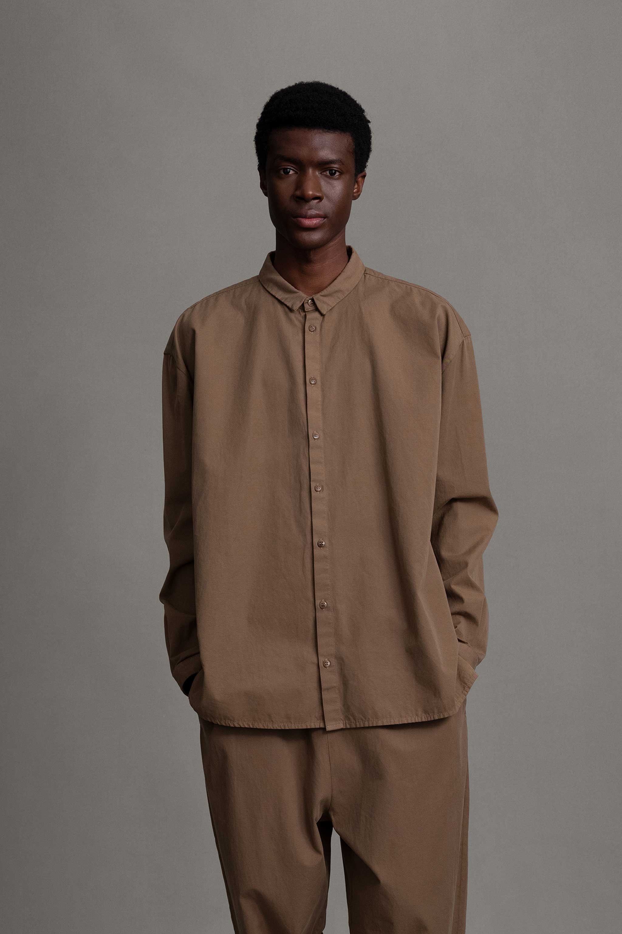 THE DRAUGHTSMAN SHIRT / FINE CANVAS CARDAMOM