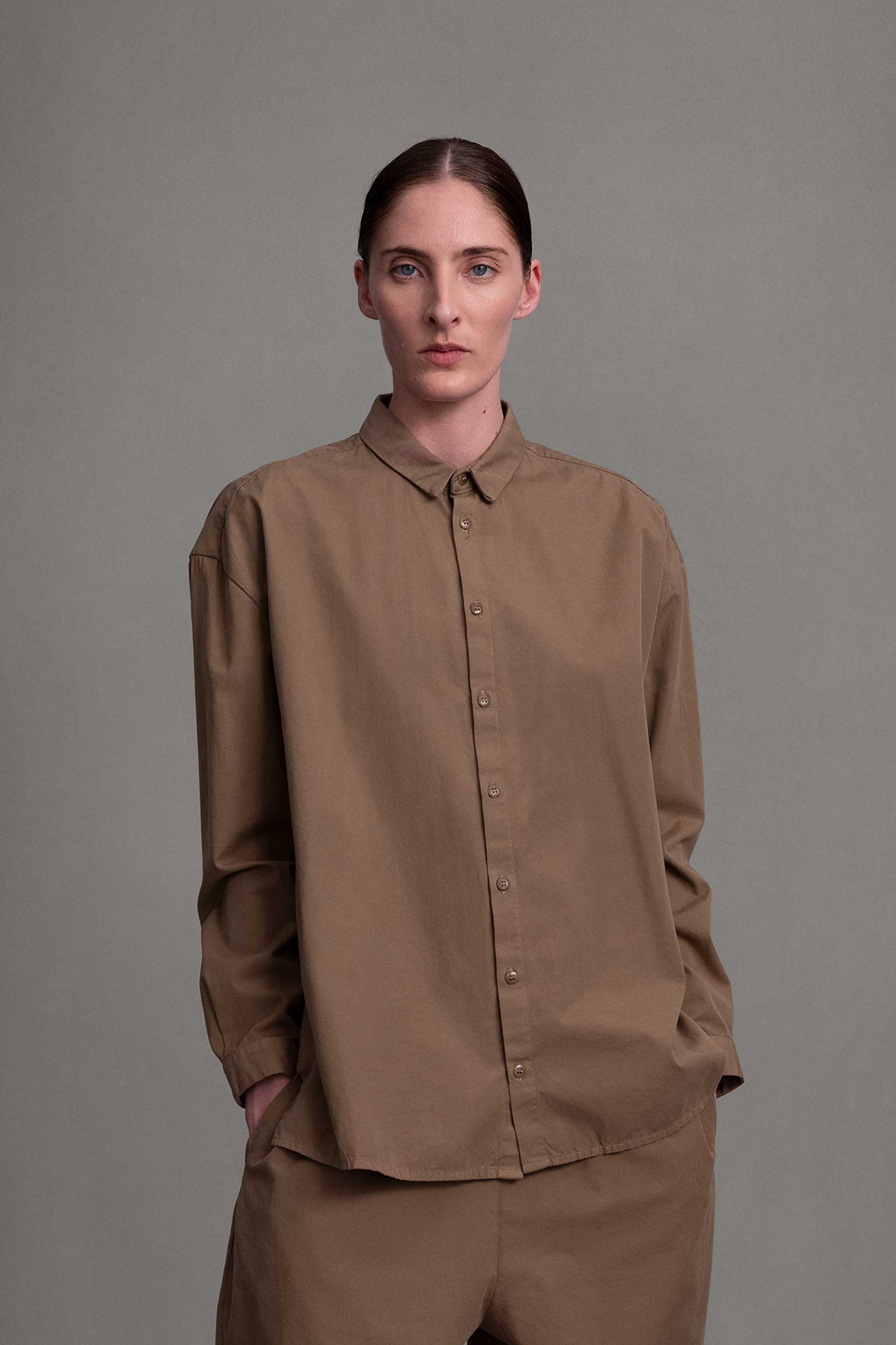 THE DRAUGHTSMAN SHIRT / FINE CANVAS CARDAMOM