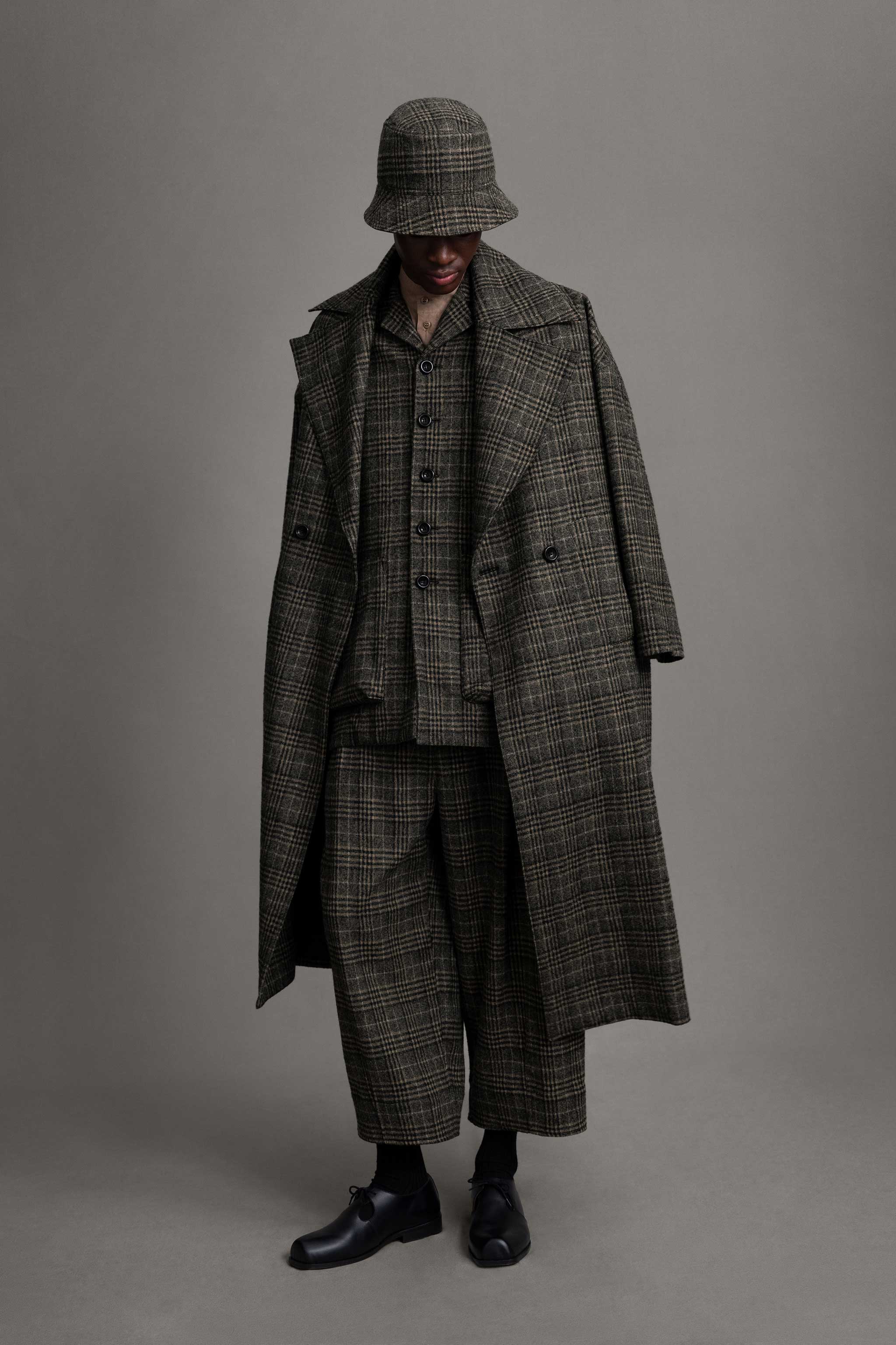 THE GROUNDSMAN COAT / PRINCE OF WALES CARDAMOM