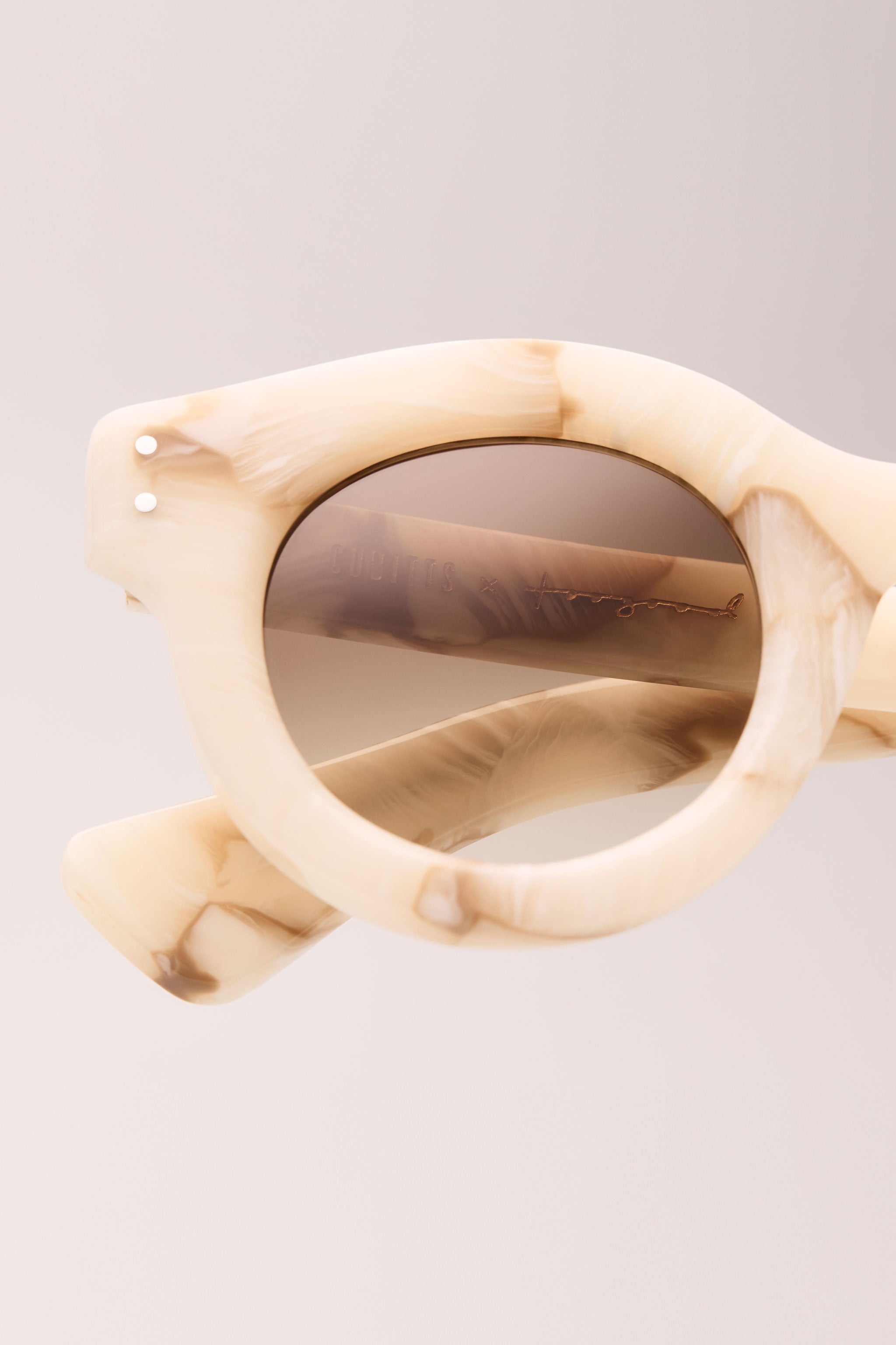 THE SCULPTOR SUNGLASSES / OYSTER