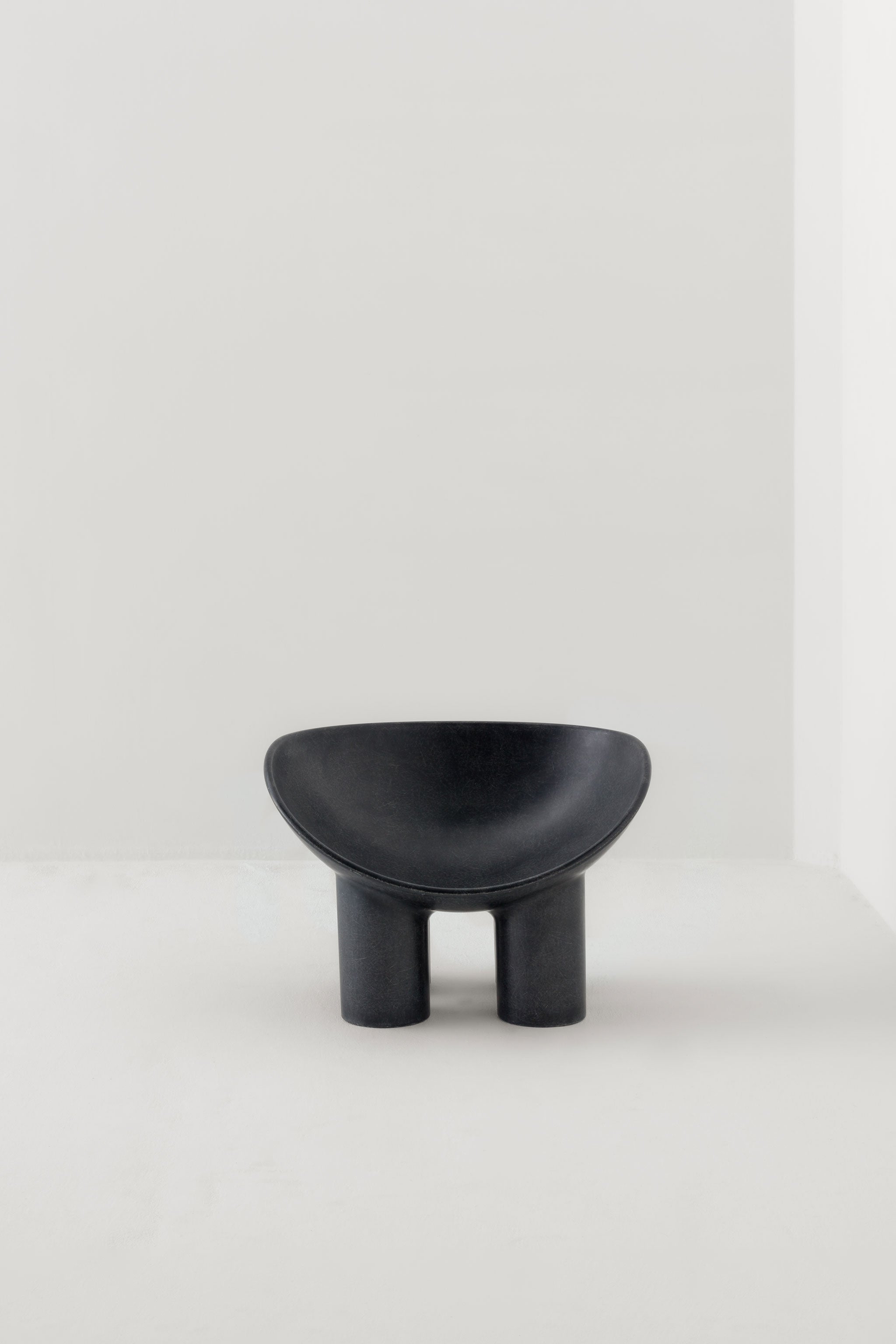 Roly-Poly Chair / Raw Charcoal