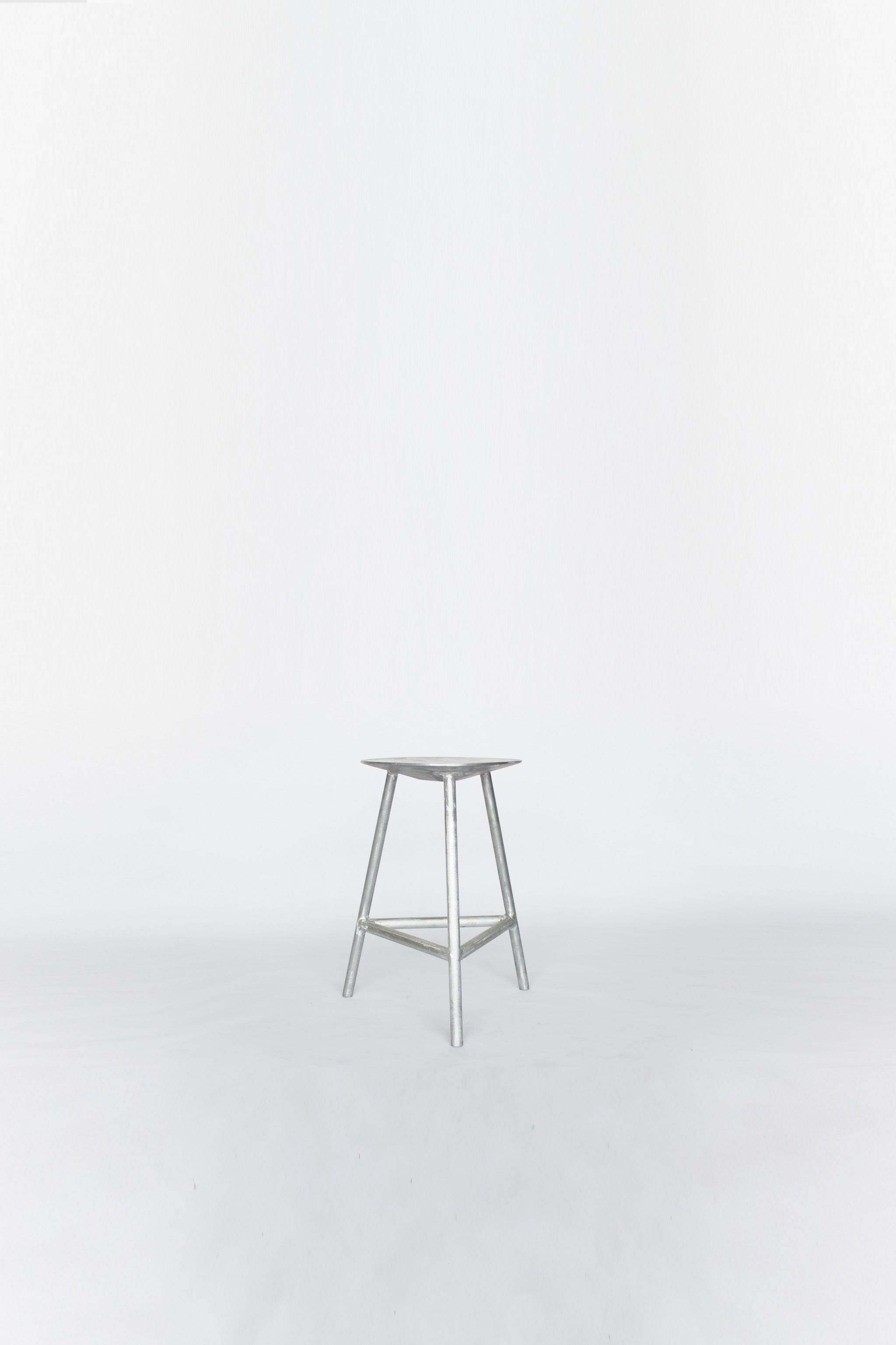 Spade Bar Stool / Aluminium