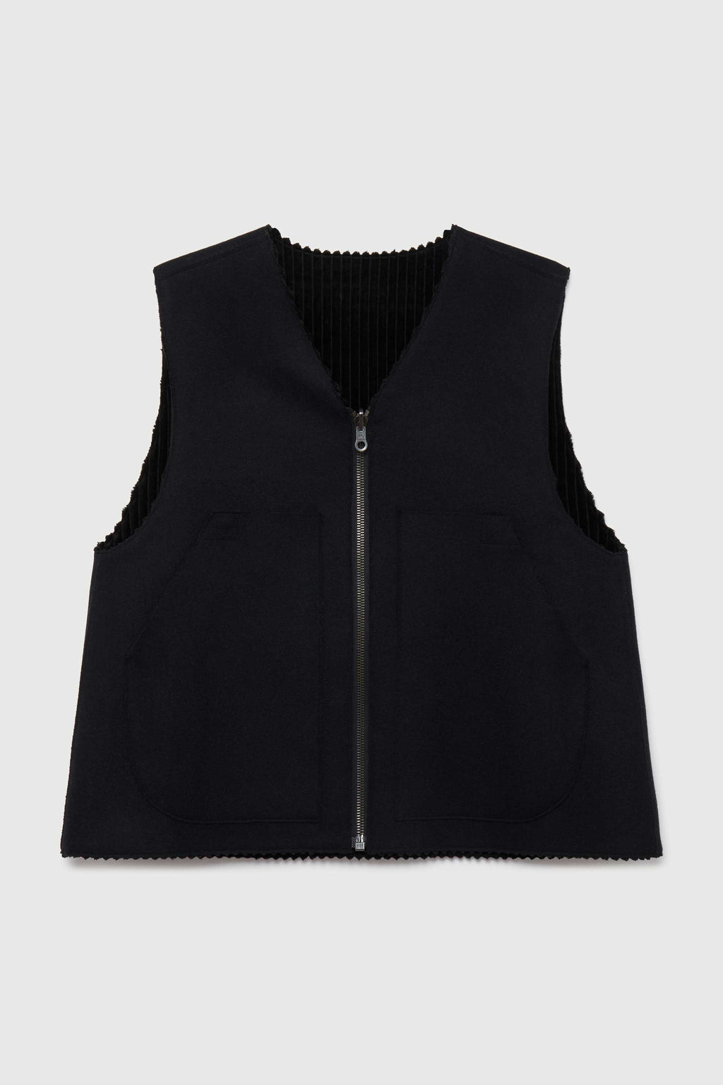 THE SCULPTOR GILET / REVERSIBLE SOFT WOOL FELT FLINT