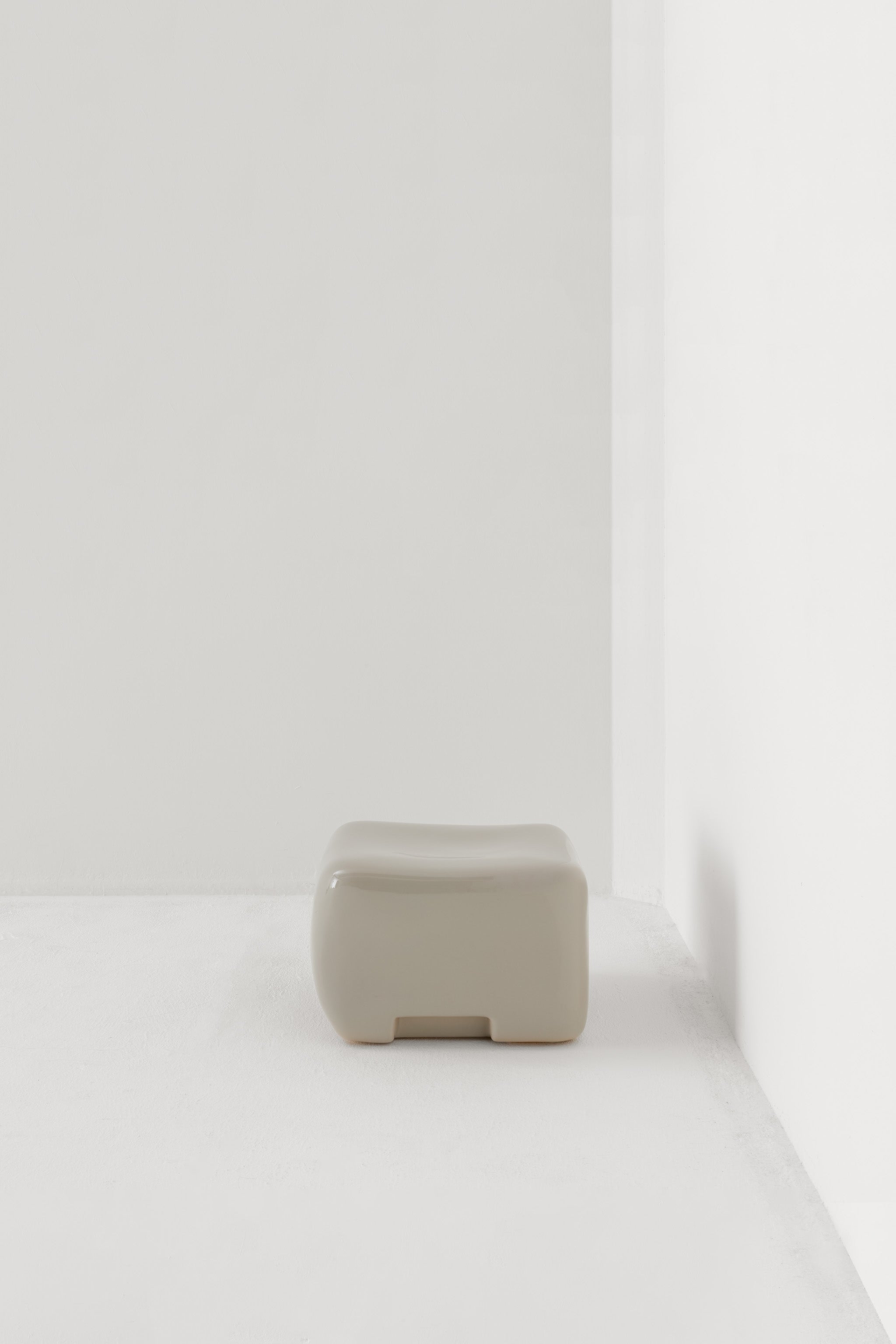 COBBLE LOW SIDE TABLE & STOOL / PEBBLE