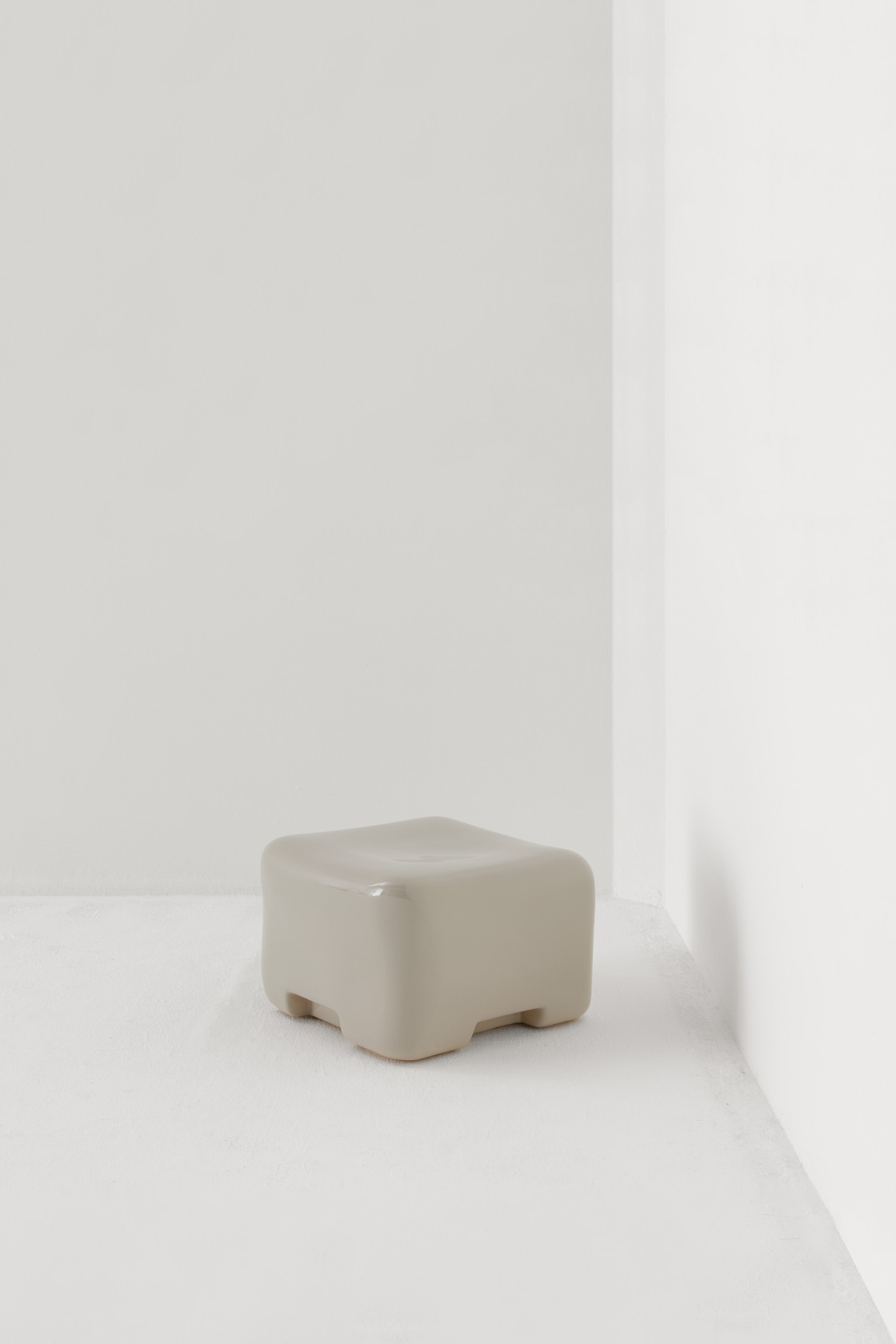 COBBLE LOW SIDE TABLE & STOOL / PEBBLE