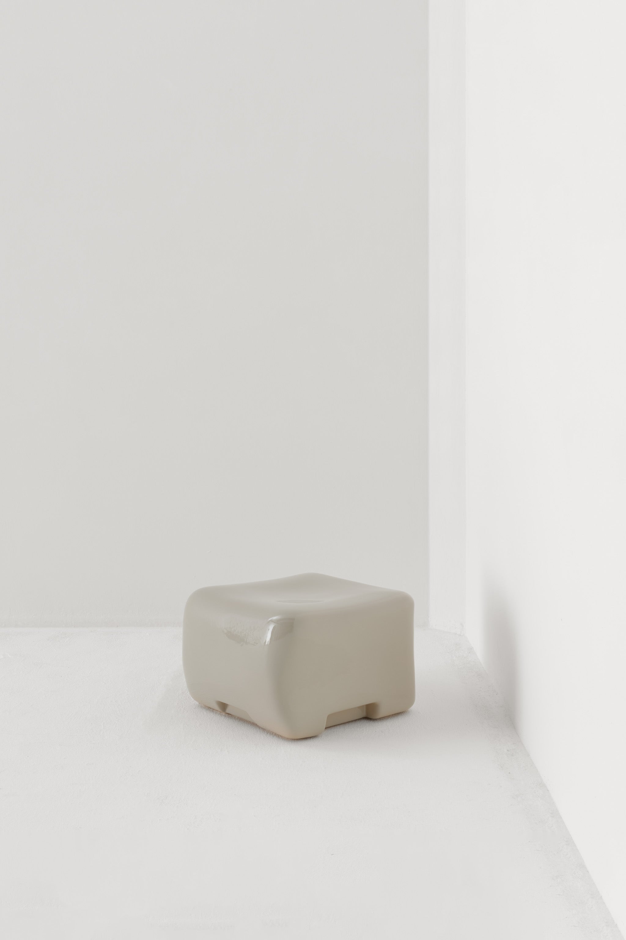 COBBLE LOW SIDE TABLE & STOOL / PEBBLE
