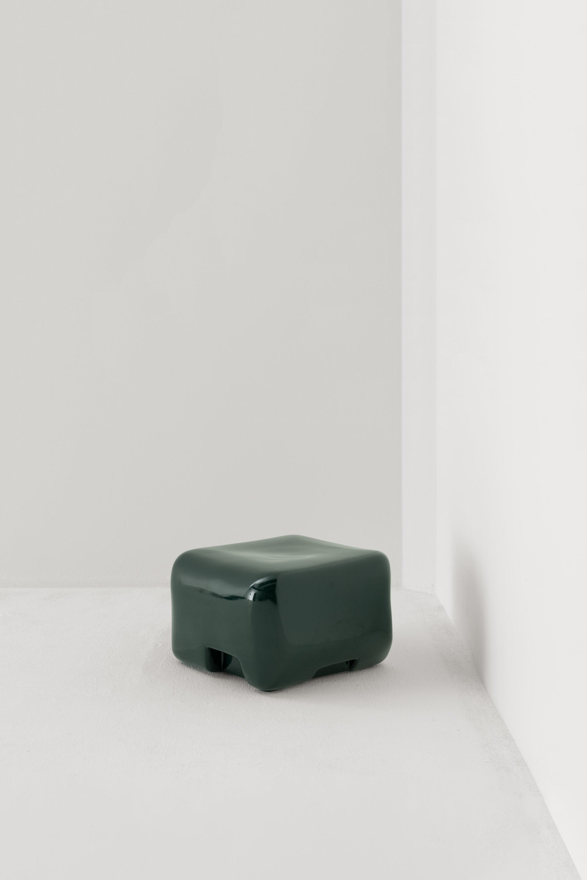 COBBLE LOW SIDE TABLE & STOOL / BOTTLE