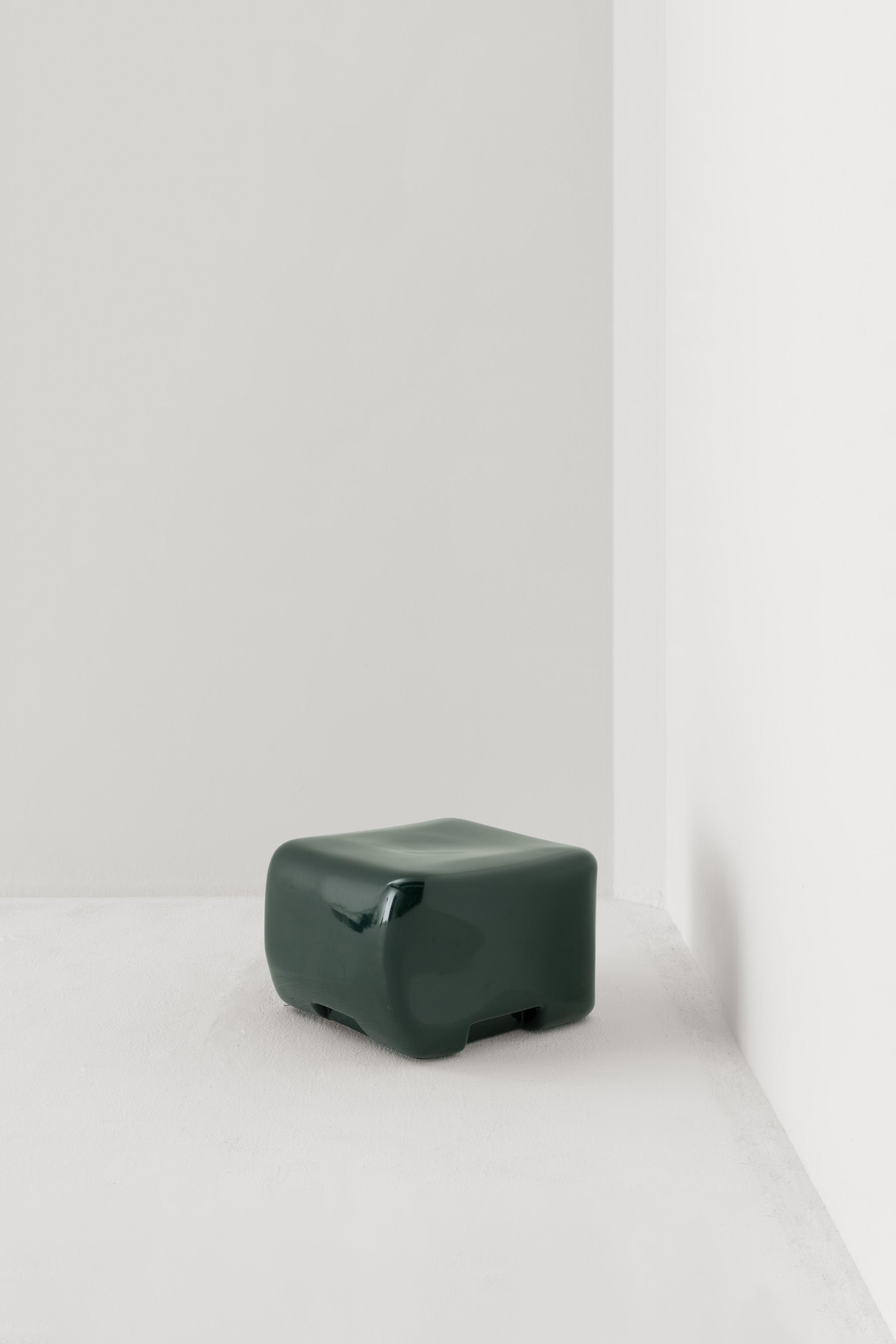 COBBLE LOW SIDE TABLE & STOOL / BOTTLE