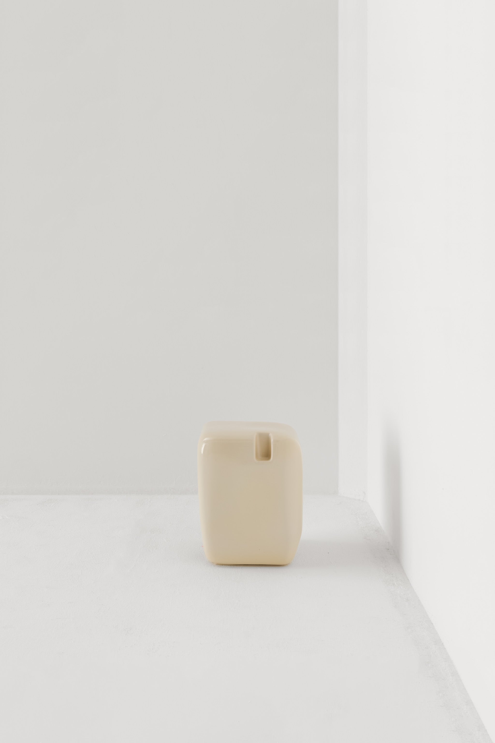 COBBLE TALL SIDE TABLE & STOOL / CREAM