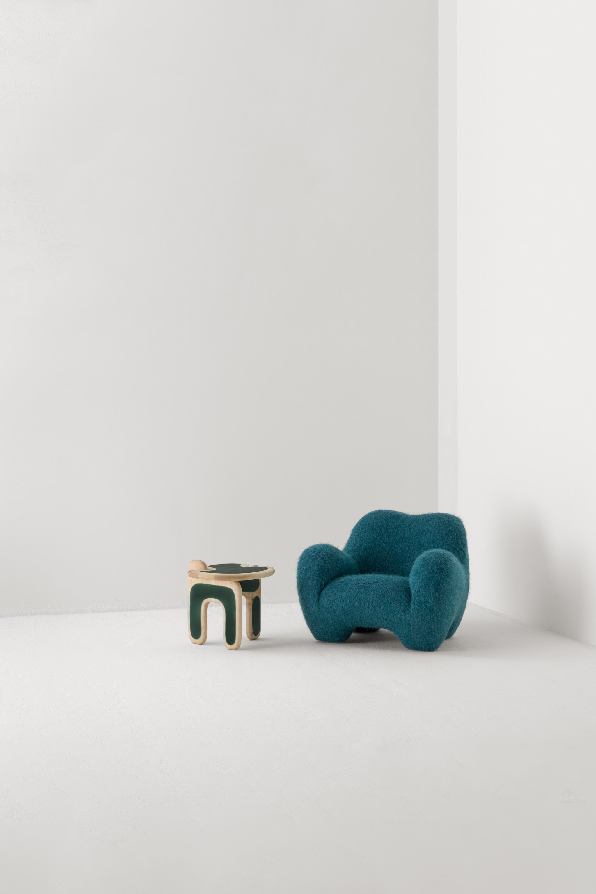 GUMMY ARMCHAIR / YETI PAON