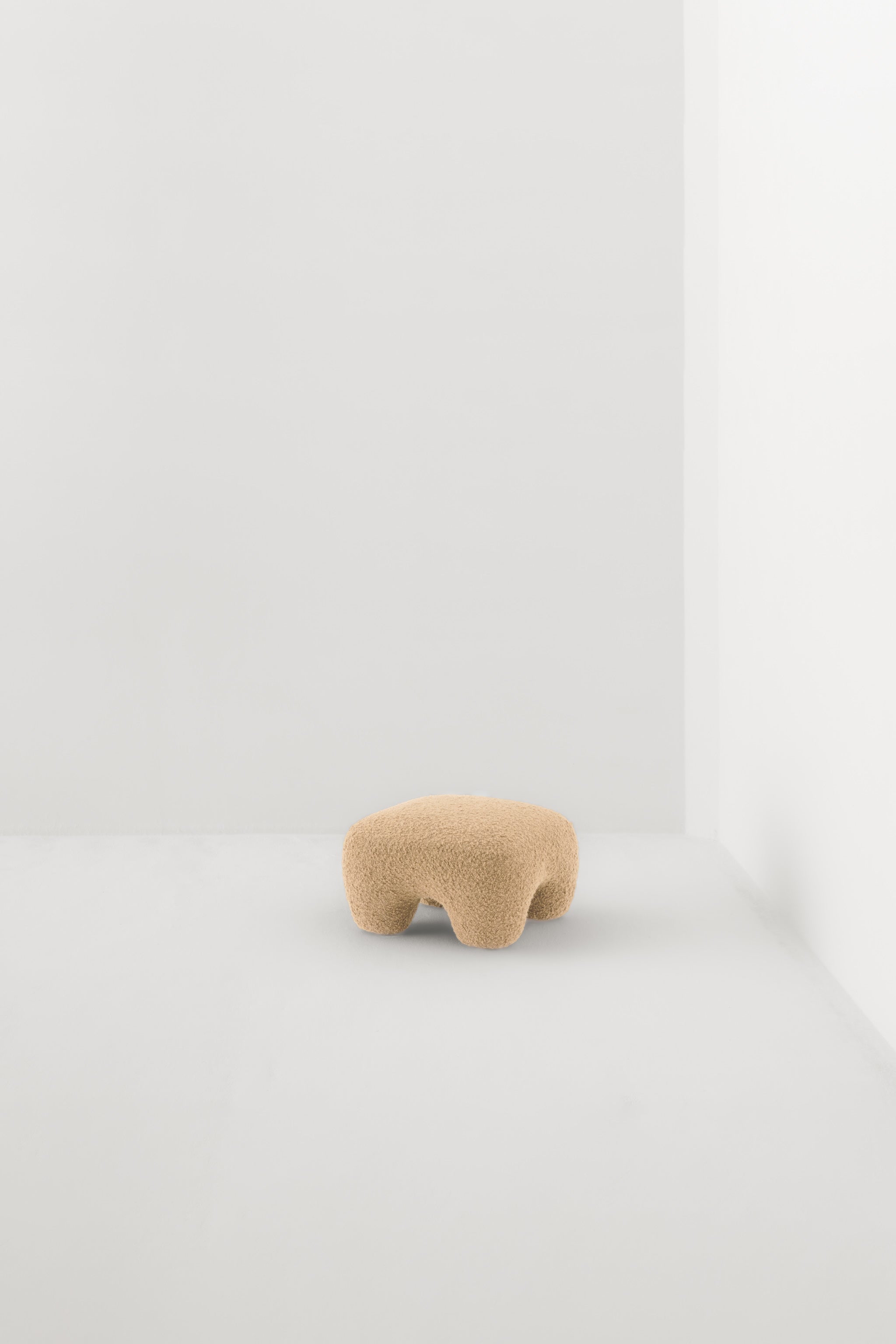 GUMMY FOOTSTOOL / OPIO ORZO