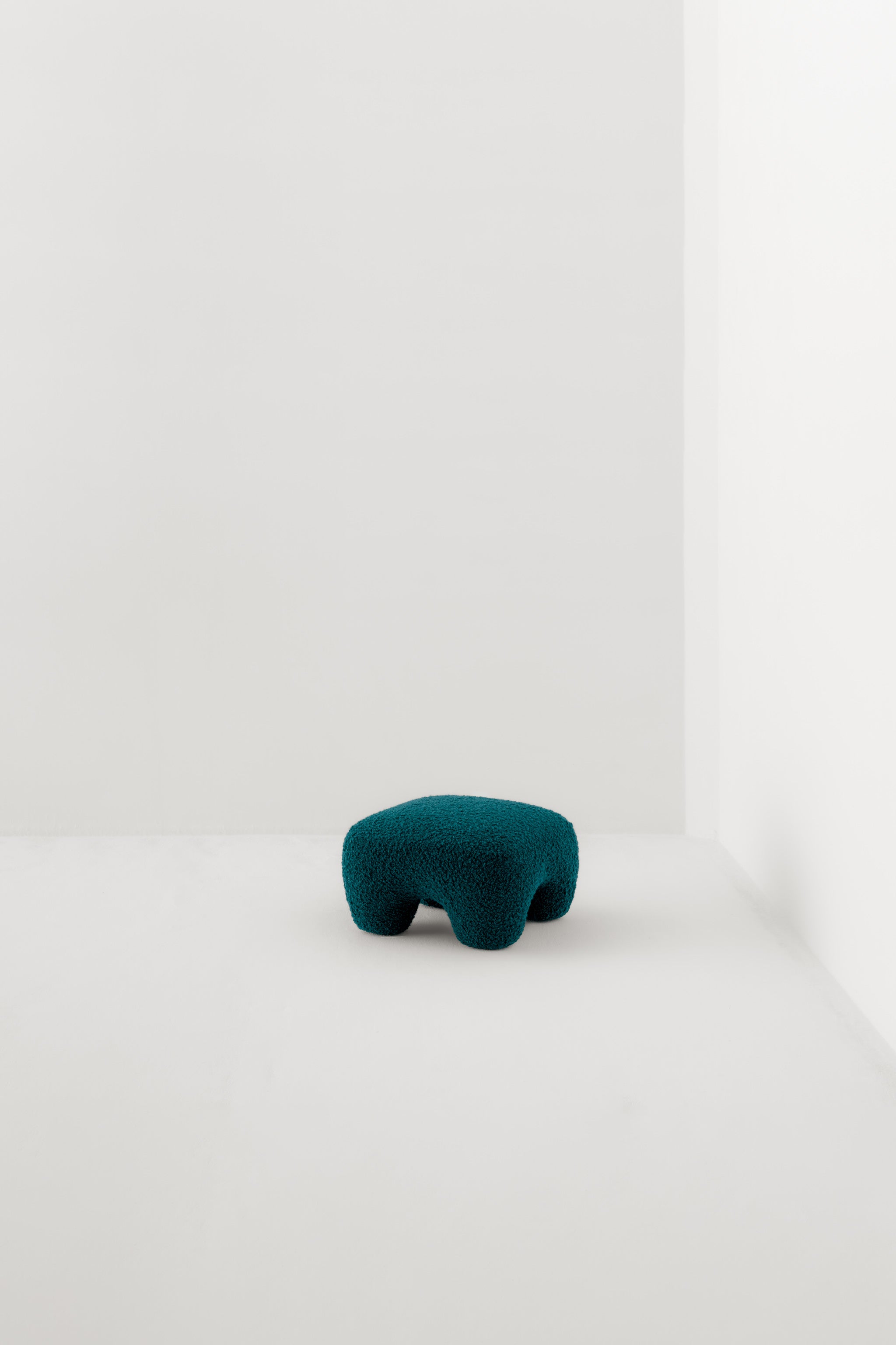 GUMMY FOOTSTOOL / OPIO PRUSSIANA