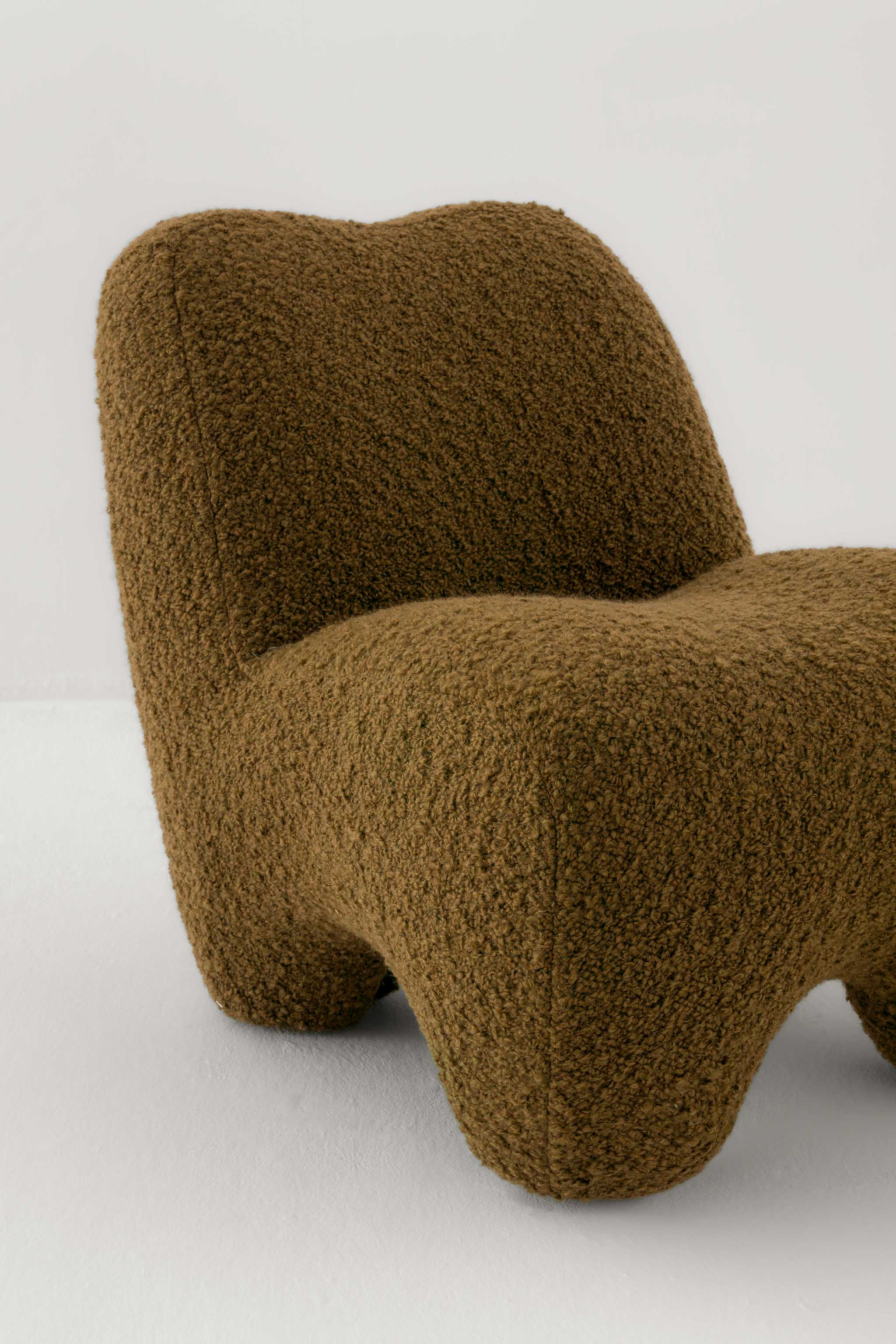 GUMMY LOUNGE CHAIR / OPIO KIWI