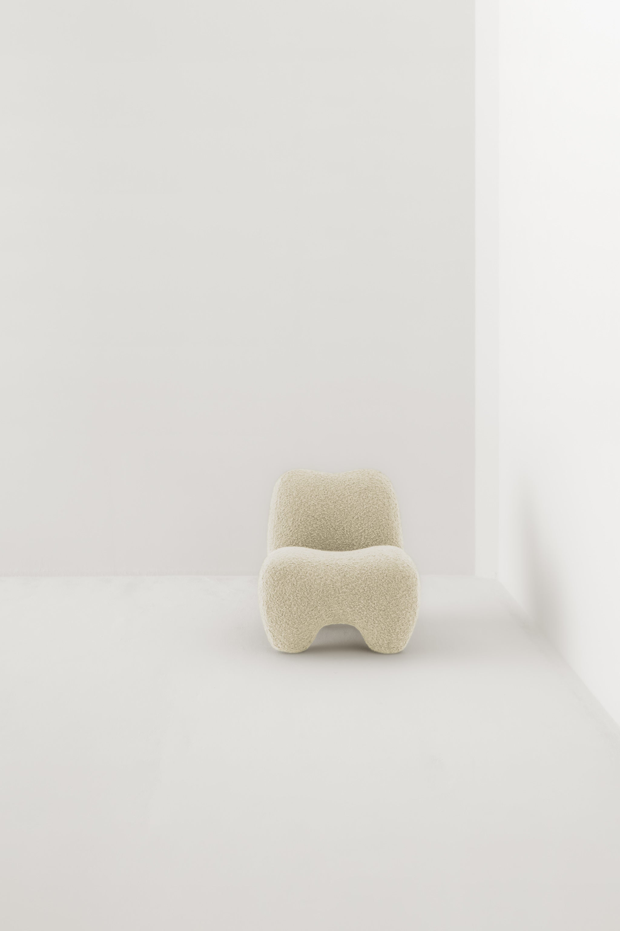 GUMMY LOUNGE CHAIR / OPIO NATUREL
