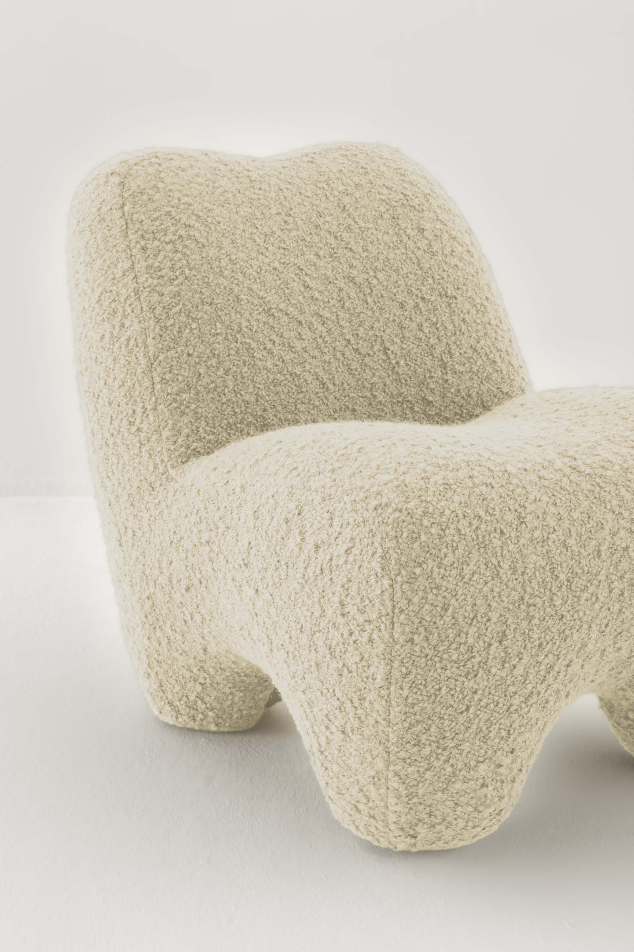 GUMMY LOUNGE CHAIR / OPIO NATUREL