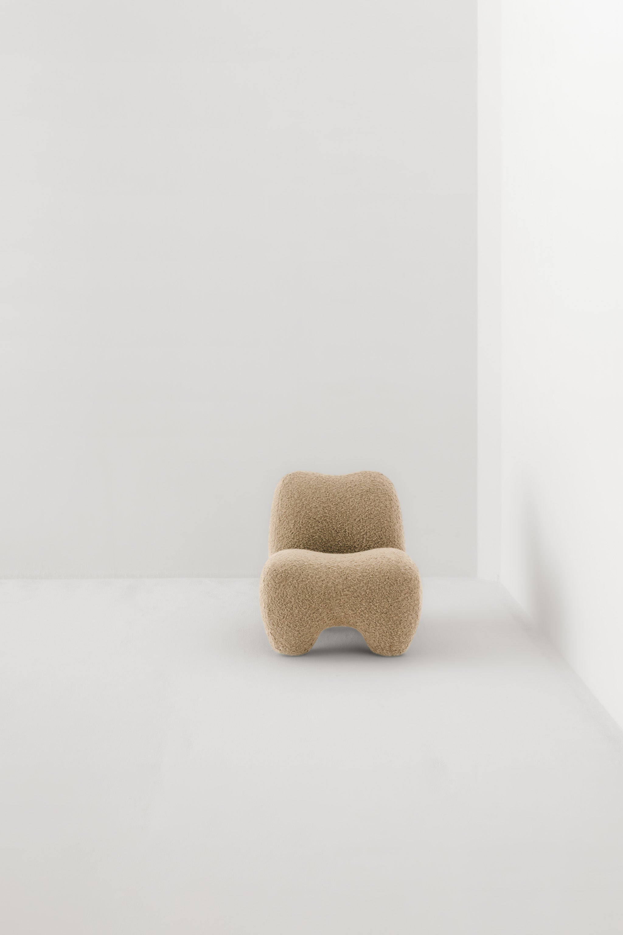 GUMMY LOUNGE CHAIR / OPIO ORZO
