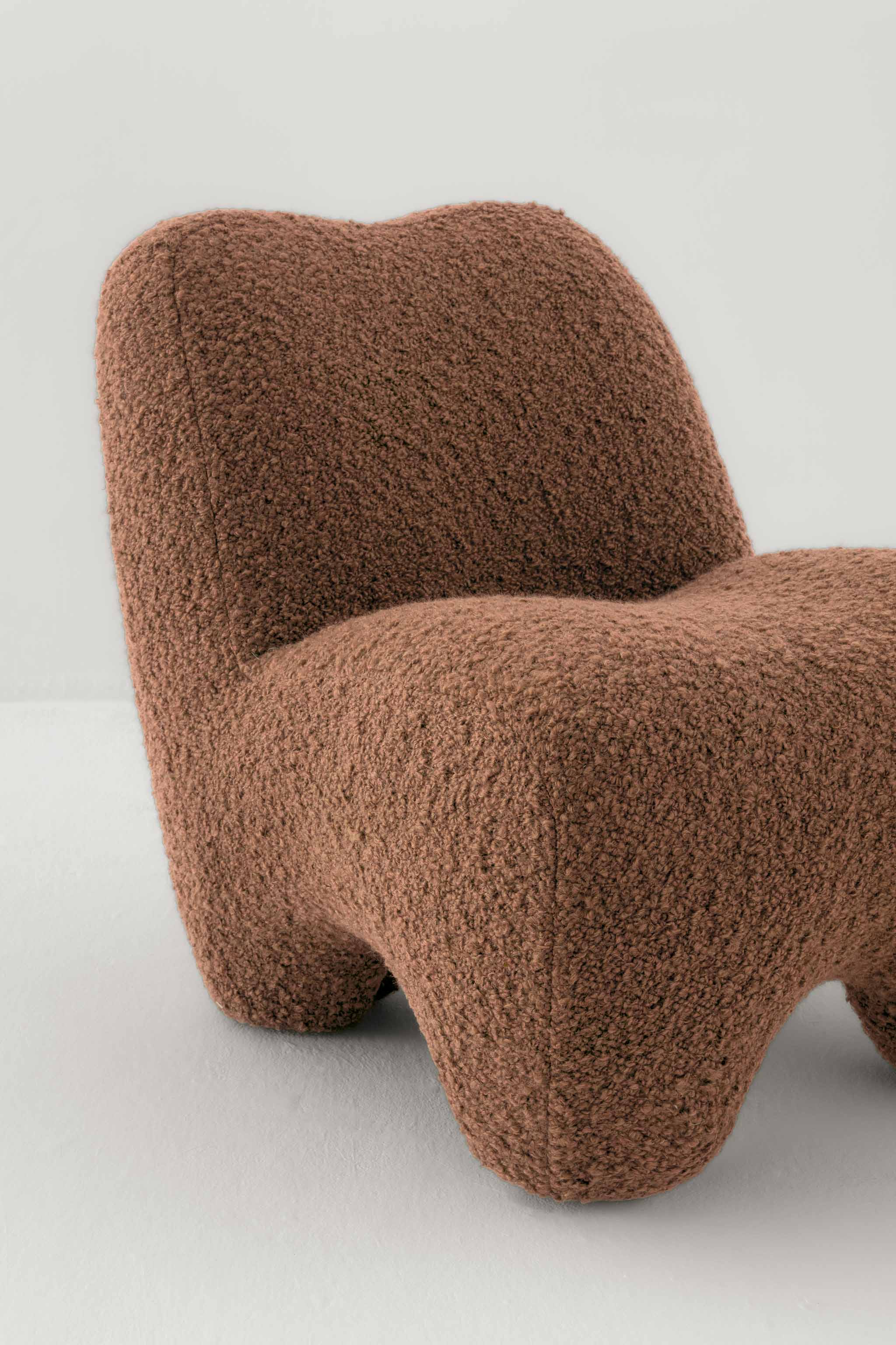 GUMMY LOUNGE CHAIR / OPIO PESCA