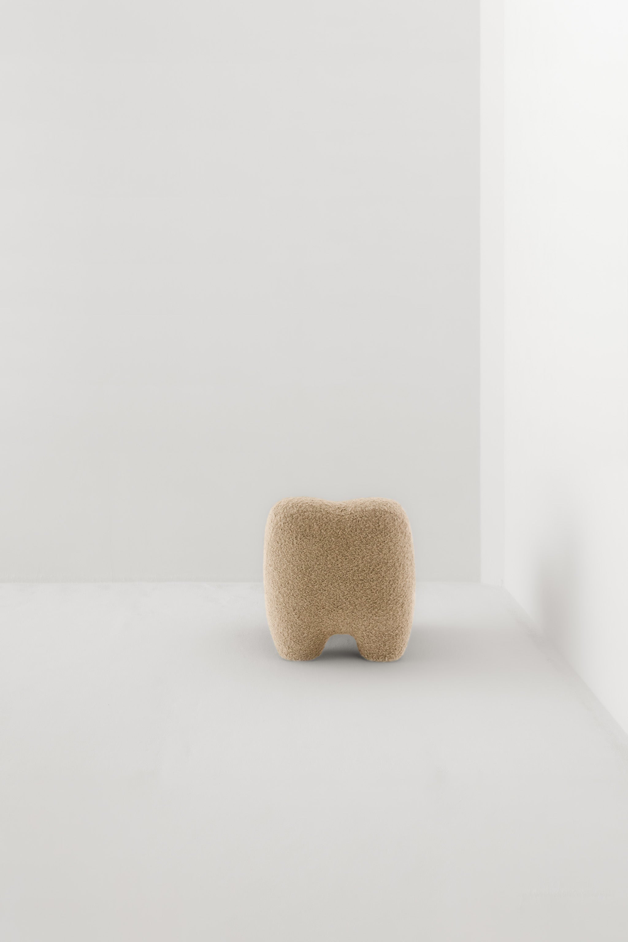 GUMMY LOUNGE CHAIR / OPIO ORZO