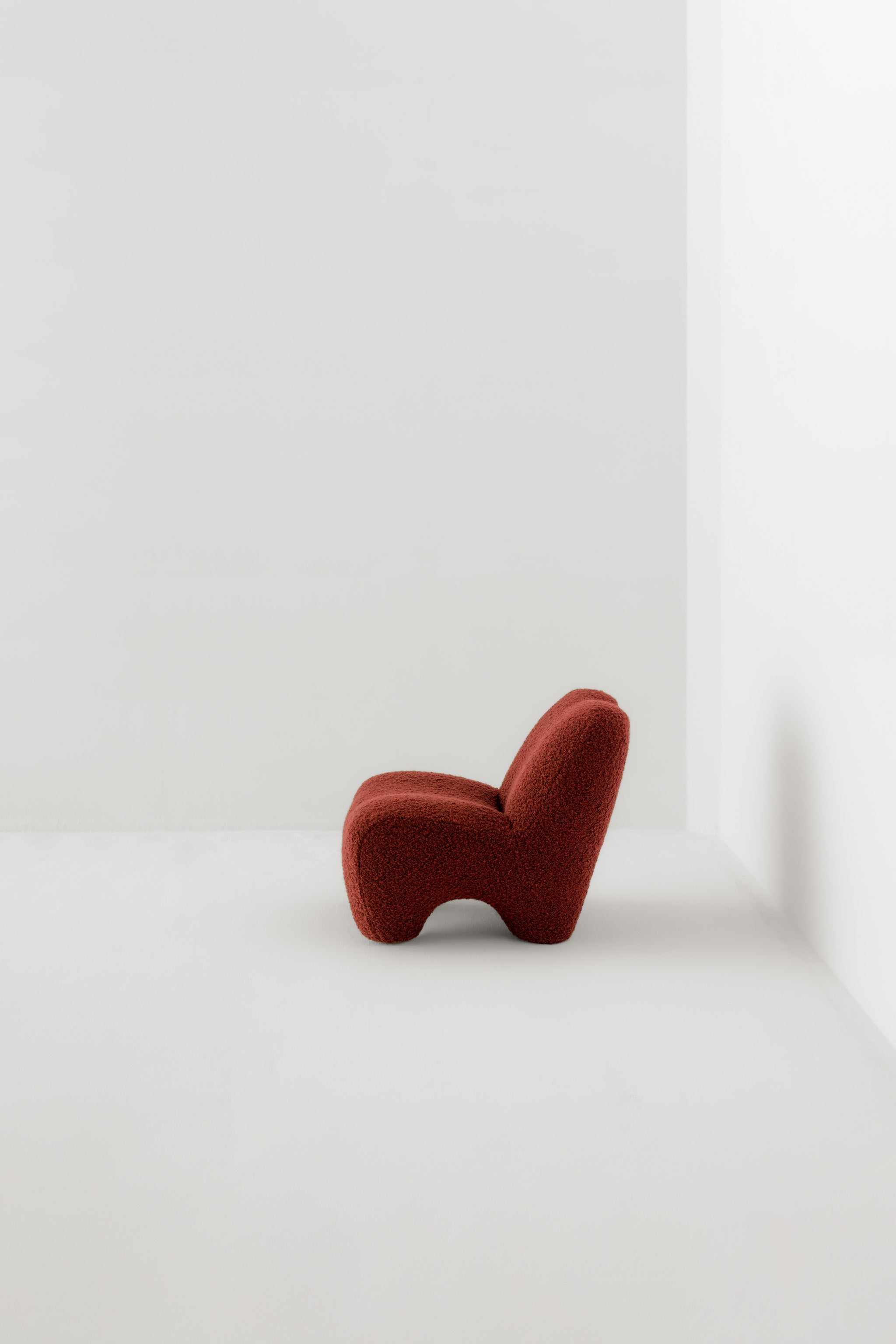 GUMMY LOUNGE CHAIR / OPIO TERRACOTTA