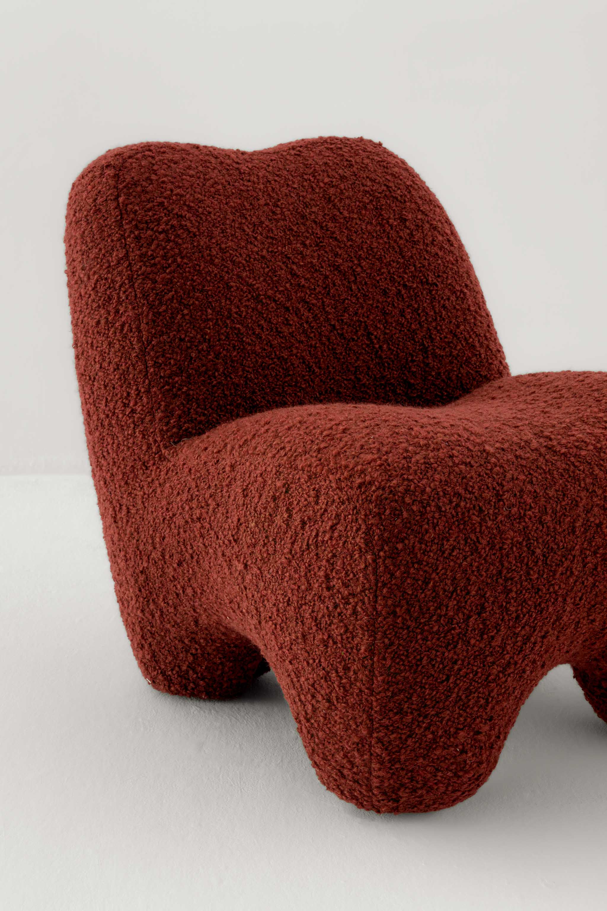 GUMMY LOUNGE CHAIR / OPIO TERRACOTTA