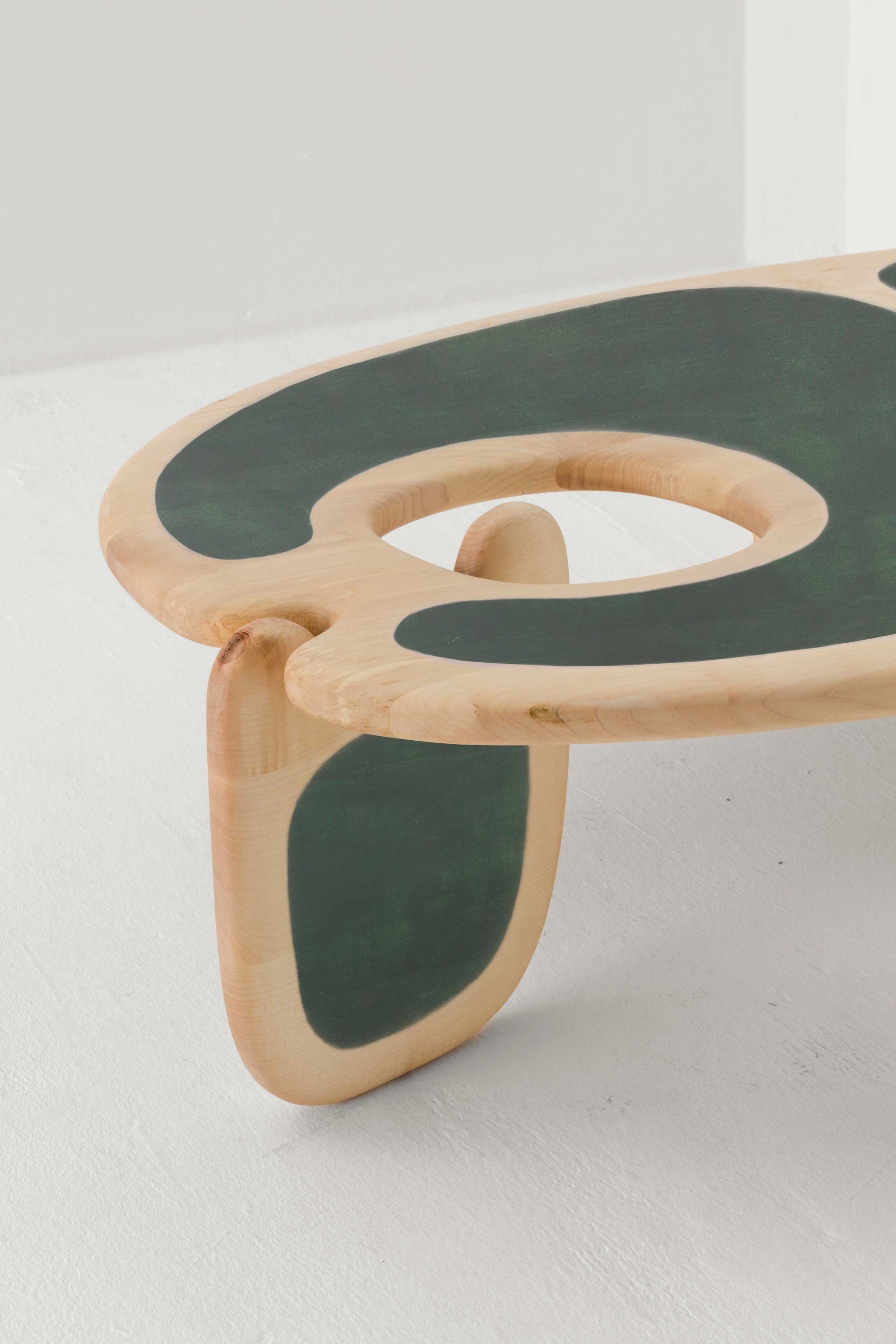 PALETTE COFFEE TABLE / SYCAMORE SAPPHIRE