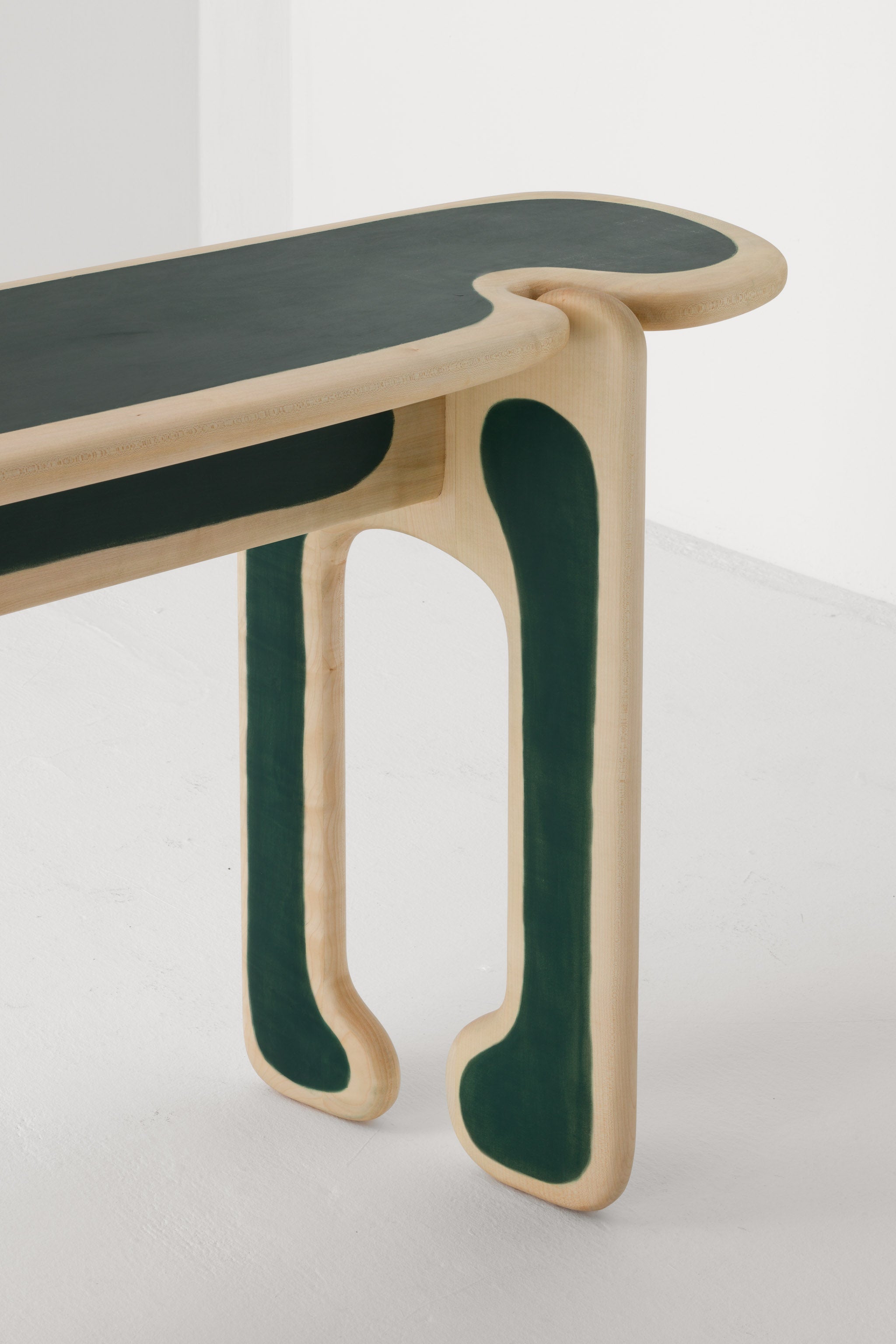 PALETTE CONSOLE TABLE / SYCAMORE SAPPHIRE