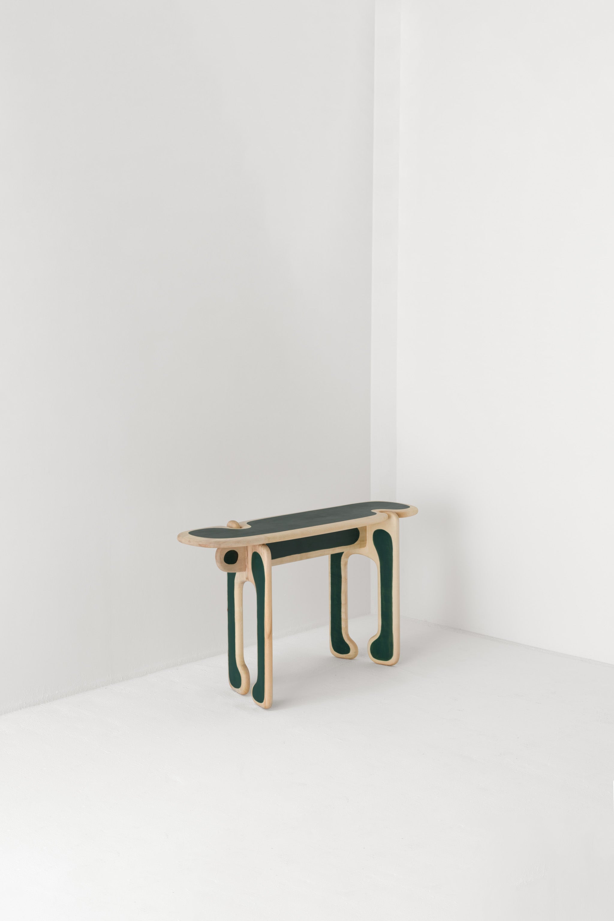 PALETTE CONSOLE TABLE / SYCAMORE SAPPHIRE