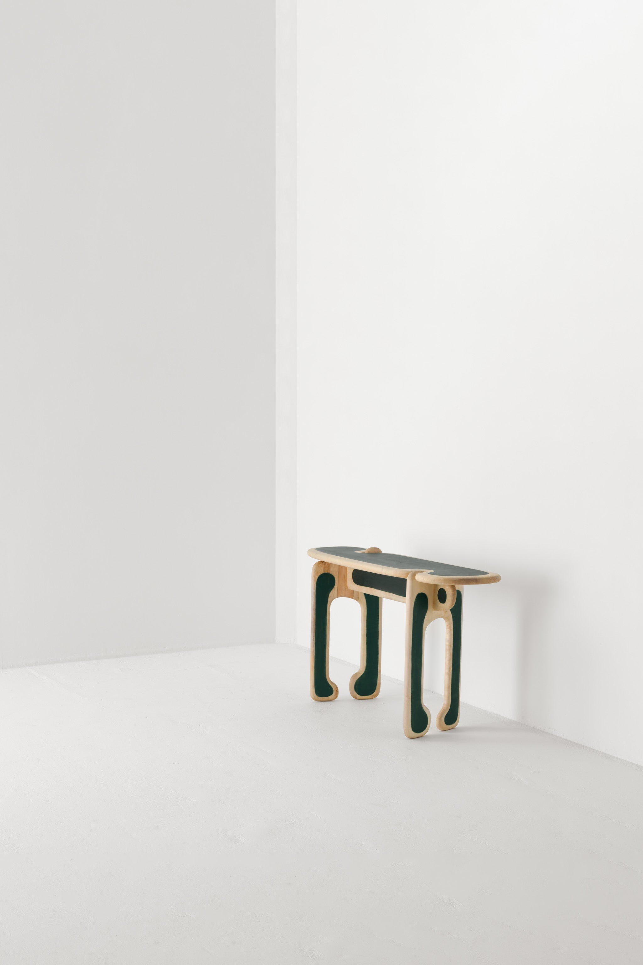 PALETTE CONSOLE TABLE / SYCAMORE SAPPHIRE