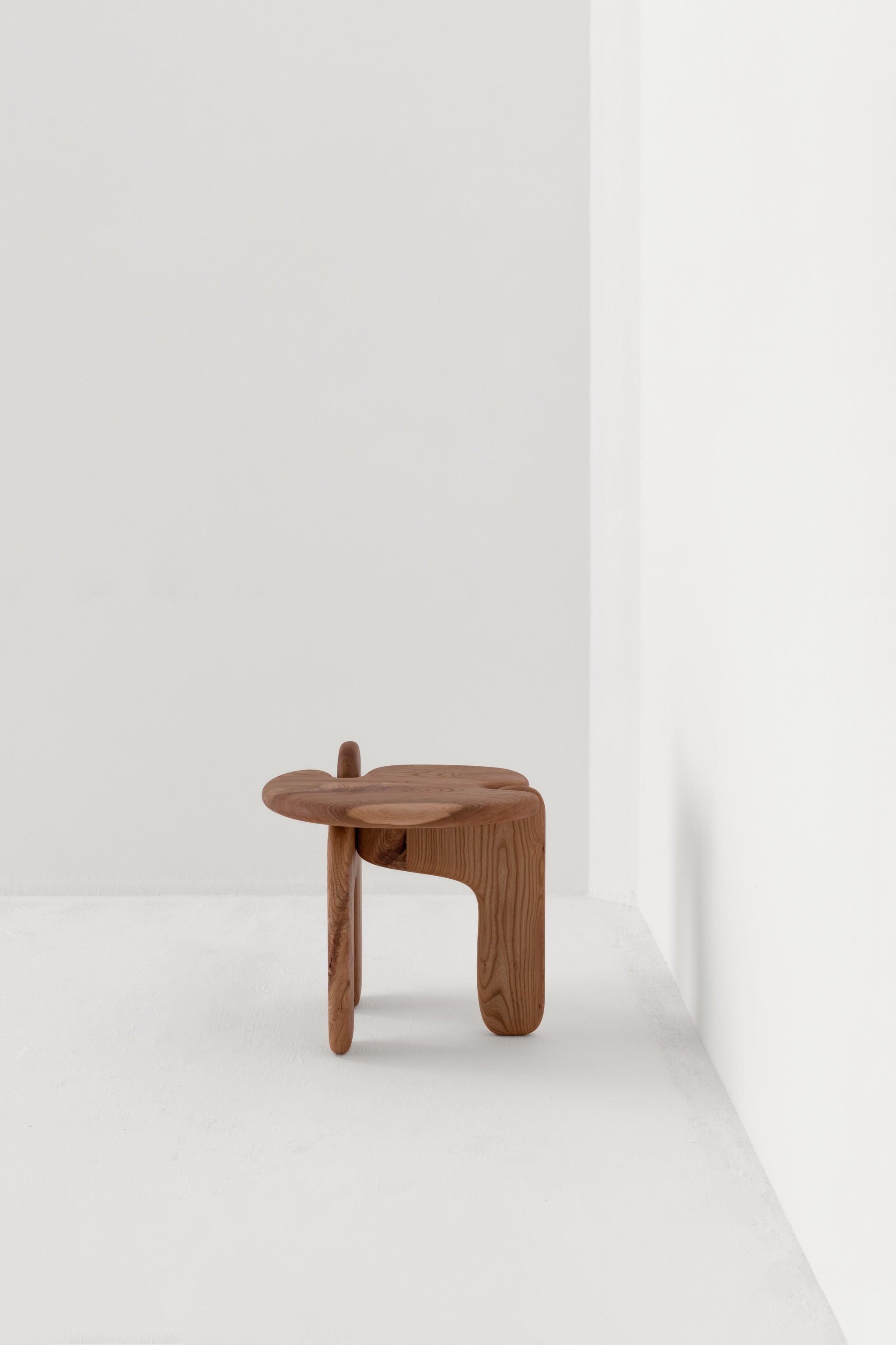 PALETTE SIDE TABLE / LIMED OAK