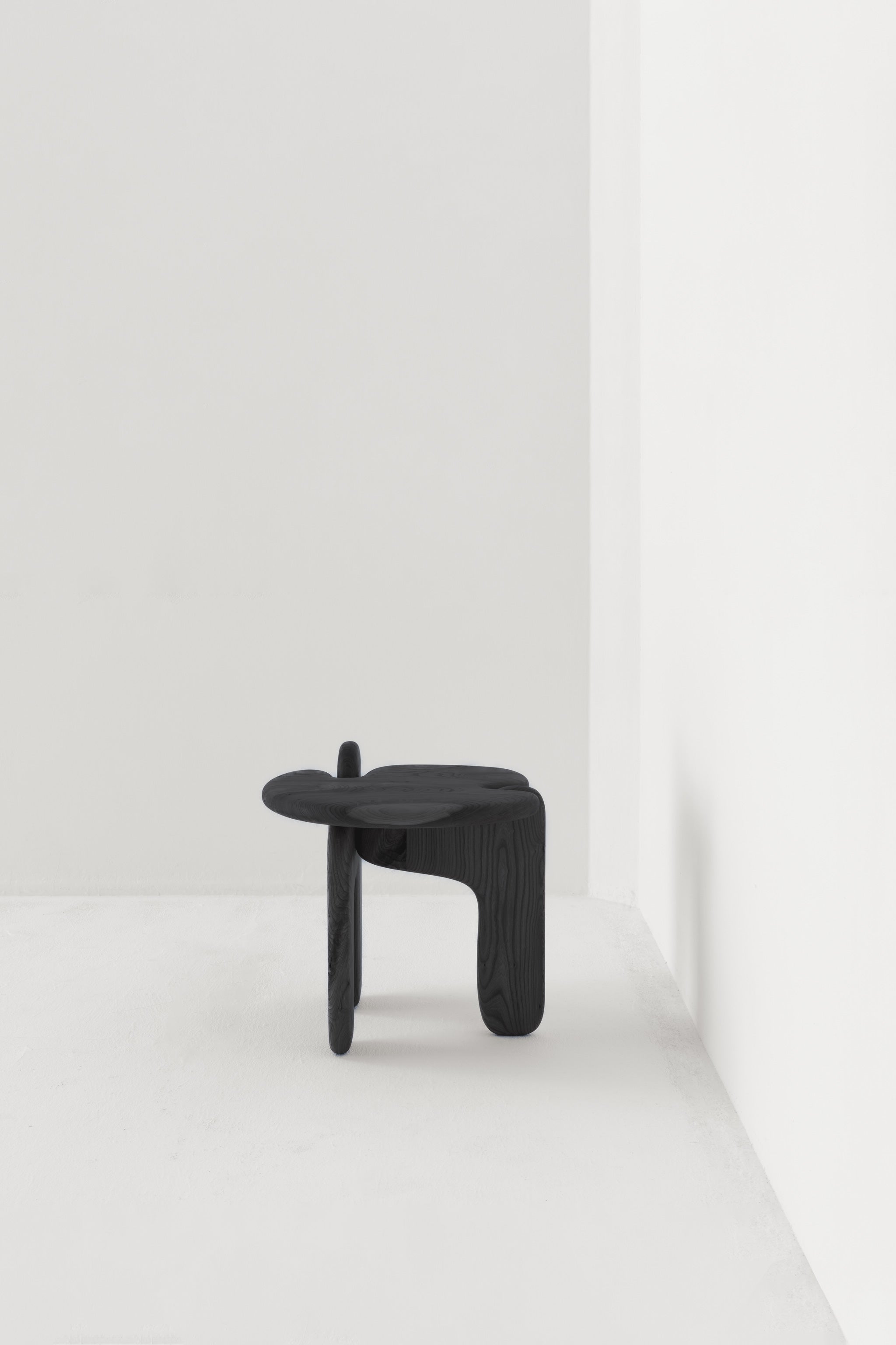 PALETTE SIDE TABLE / SCORCHED OAK