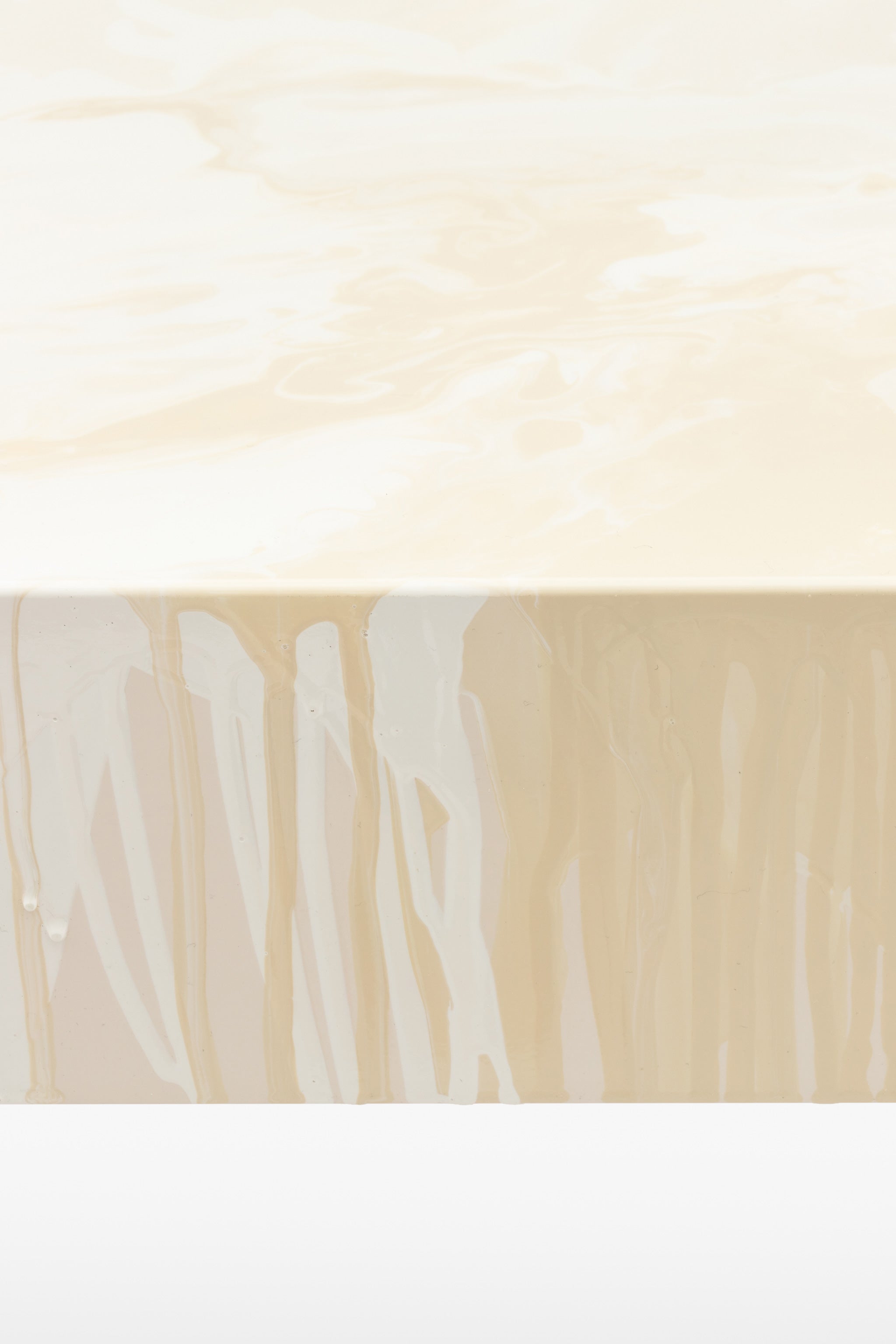 Sculpture Dining Table / Cream Chalk