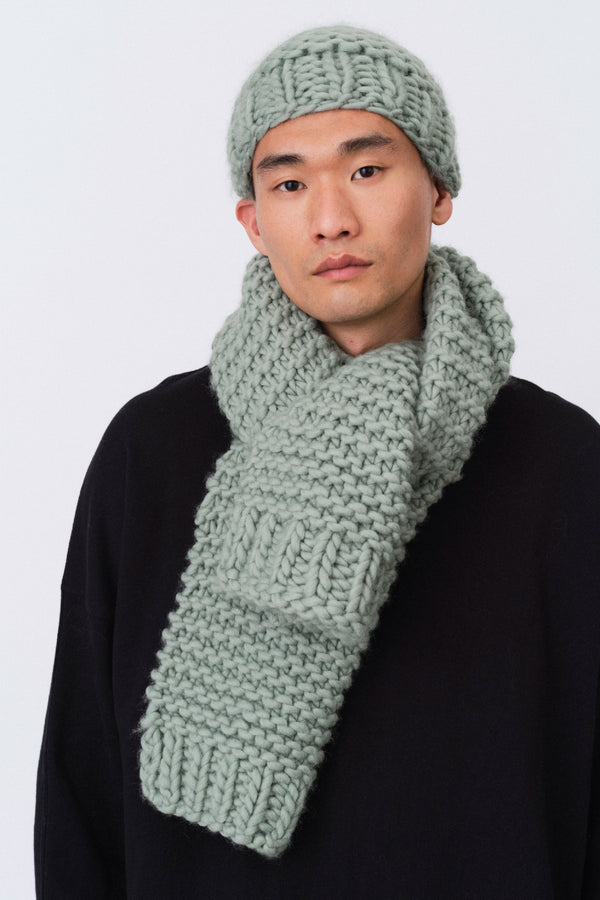 THE MOUNTAINEER SCARF / HAND KNIT WOOL OXIDE
