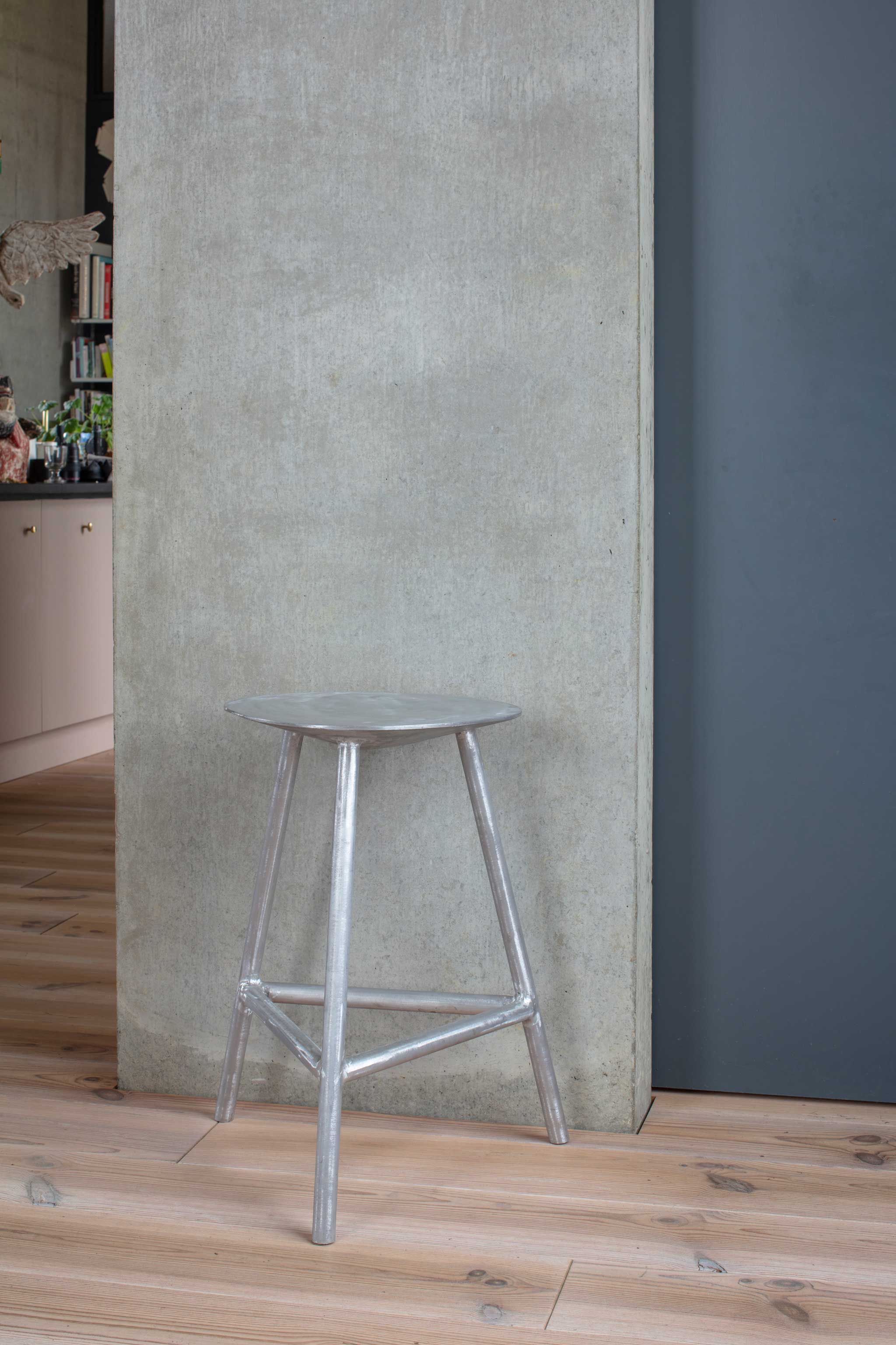 Spade Bar Stool / Aluminium