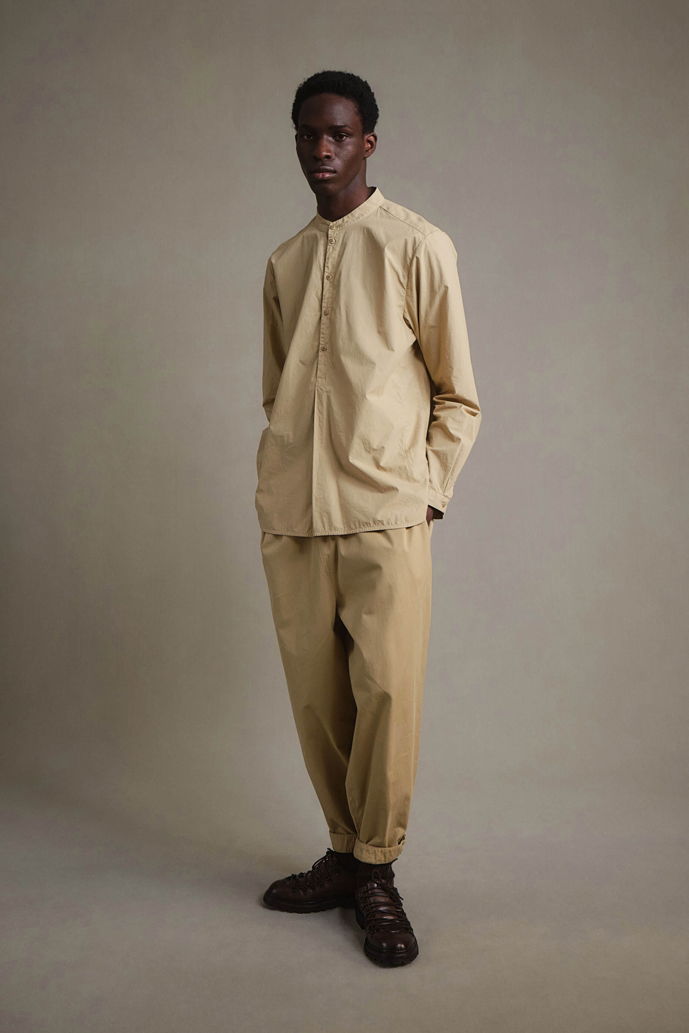 THE BOTANIST SHIRT / POPLIN SAND