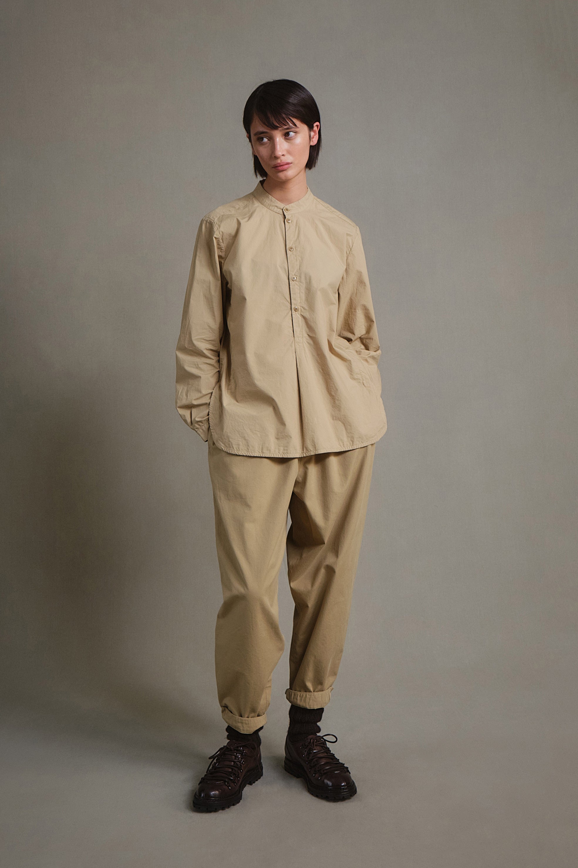 THE BOTANIST SHIRT / POPLIN SAND