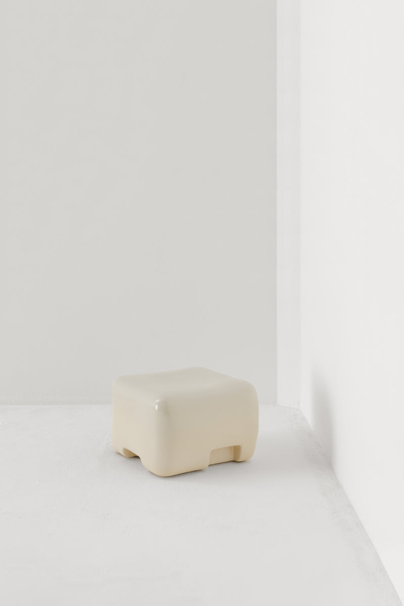 COBBLE LOW SIDE TABLE & STOOL / CREAM