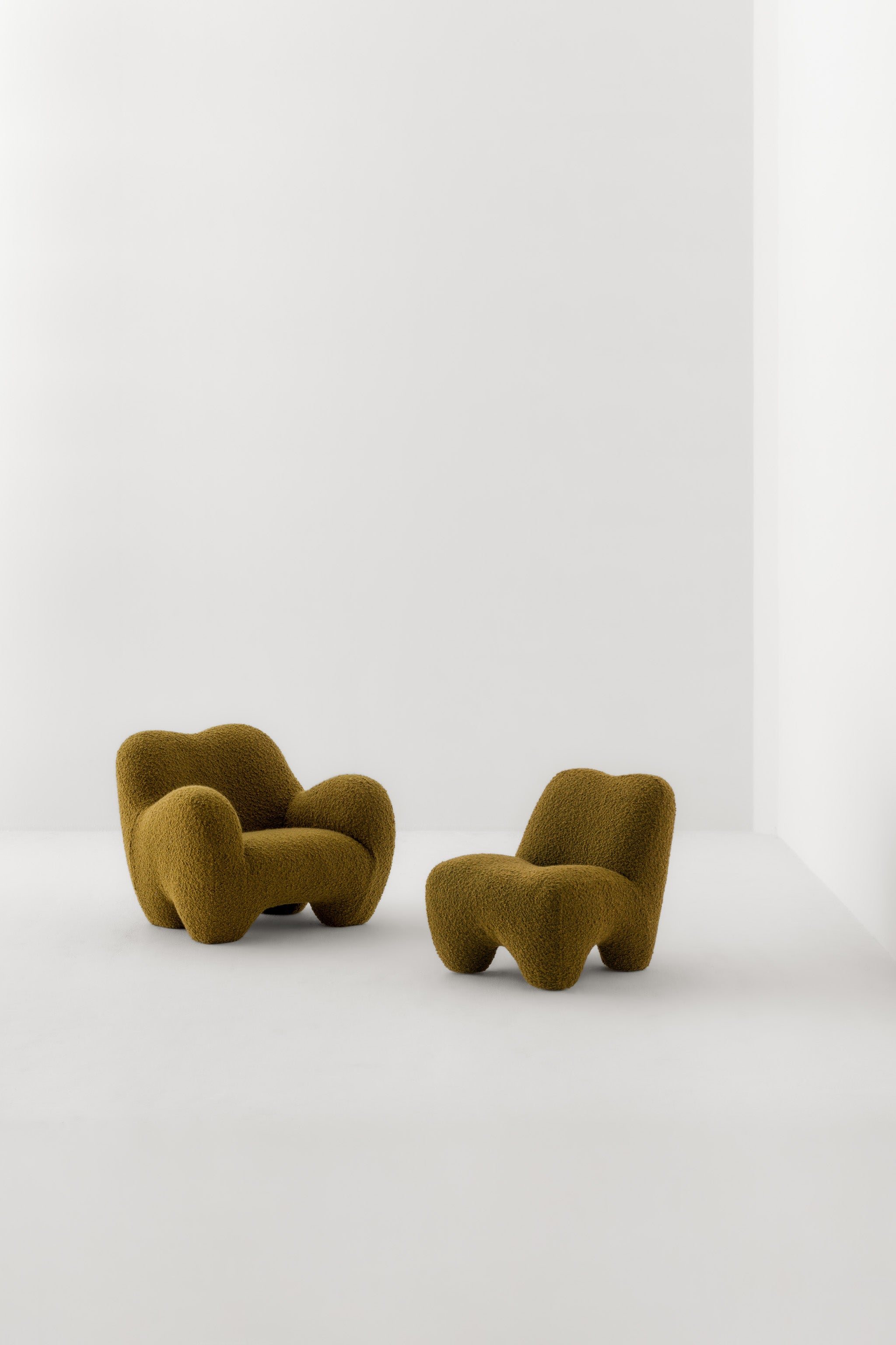 GUMMY LOUNGE CHAIR / OPIO KIWI