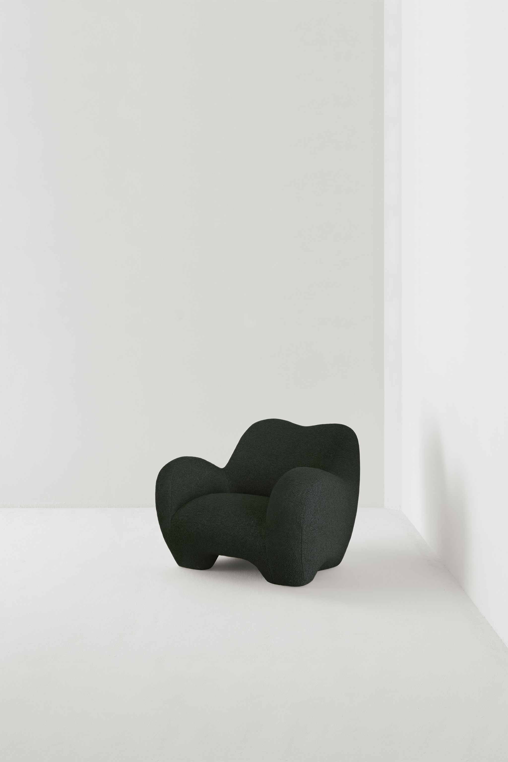 GUMMY ARMCHAIR / LOGAN IVY