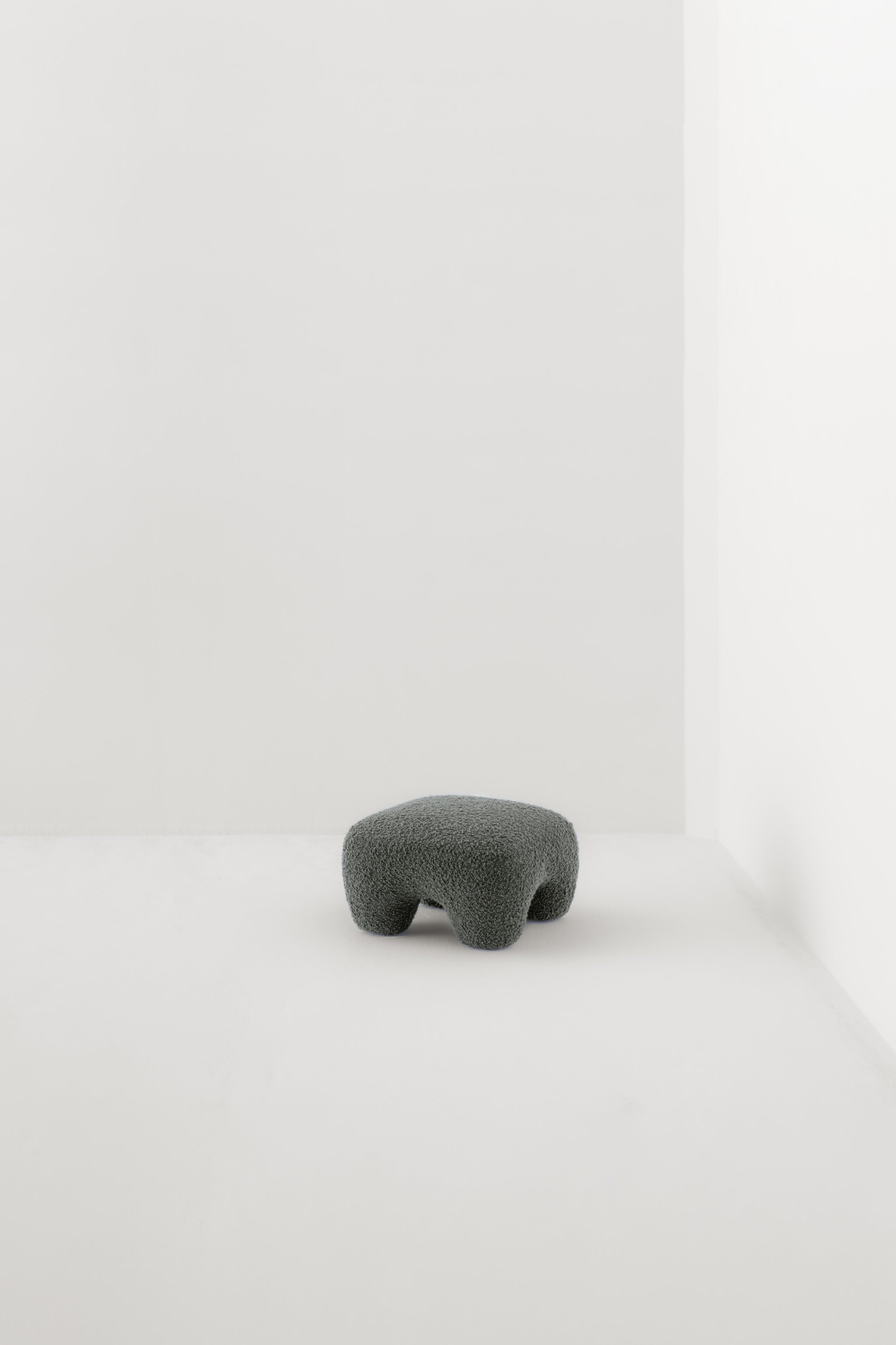 GUMMY FOOTSTOOL / OPIO EUCALIPTO