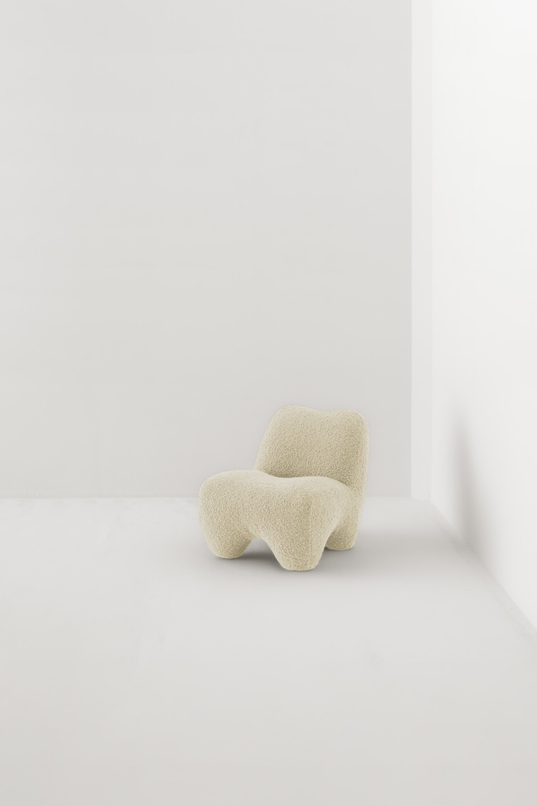 GUMMY LOUNGE CHAIR / OPIO NATUREL