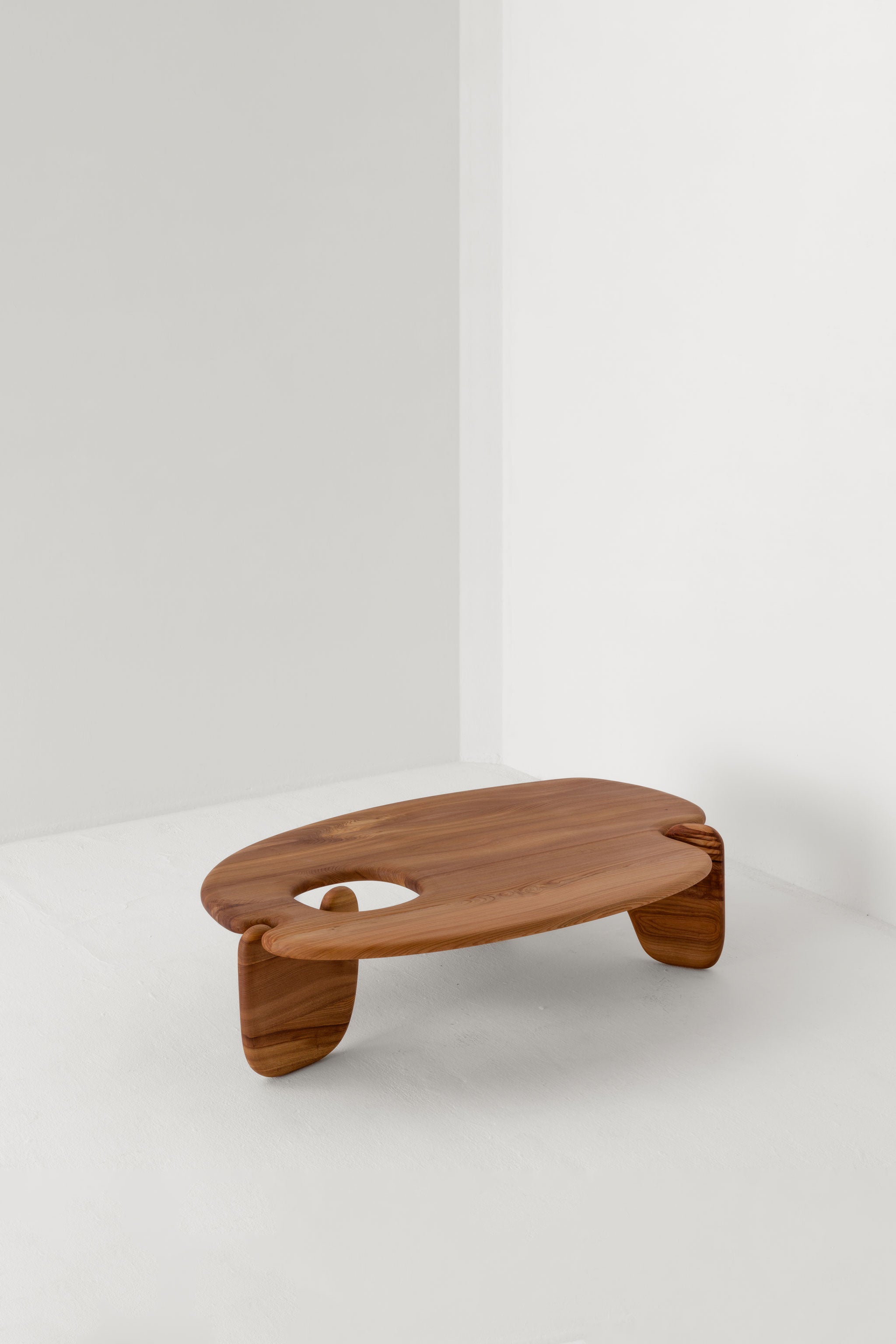 PALETTE COFFEE TABLE / LIMED OAK