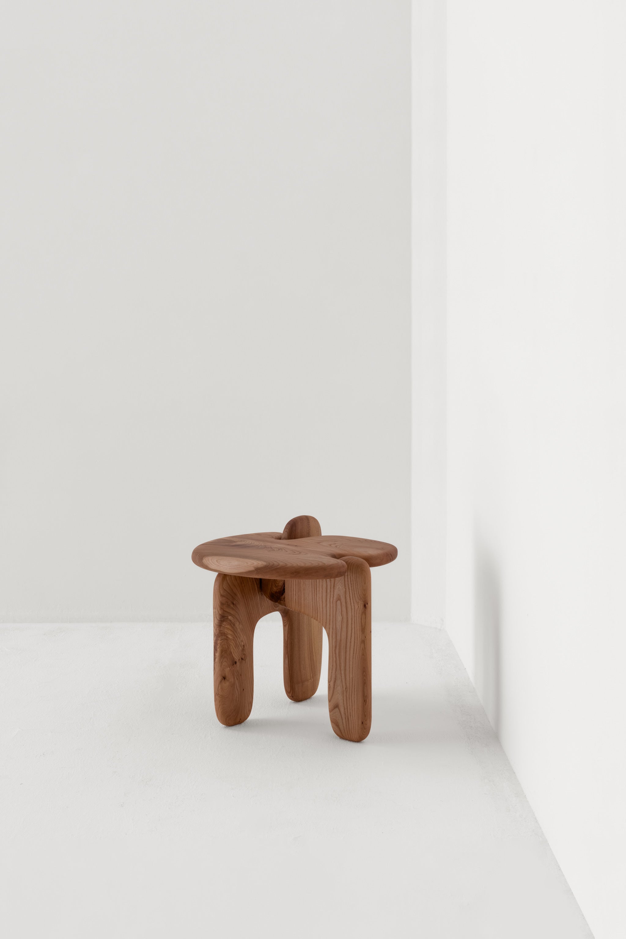 PALETTE SIDE TABLE / LIMED OAK