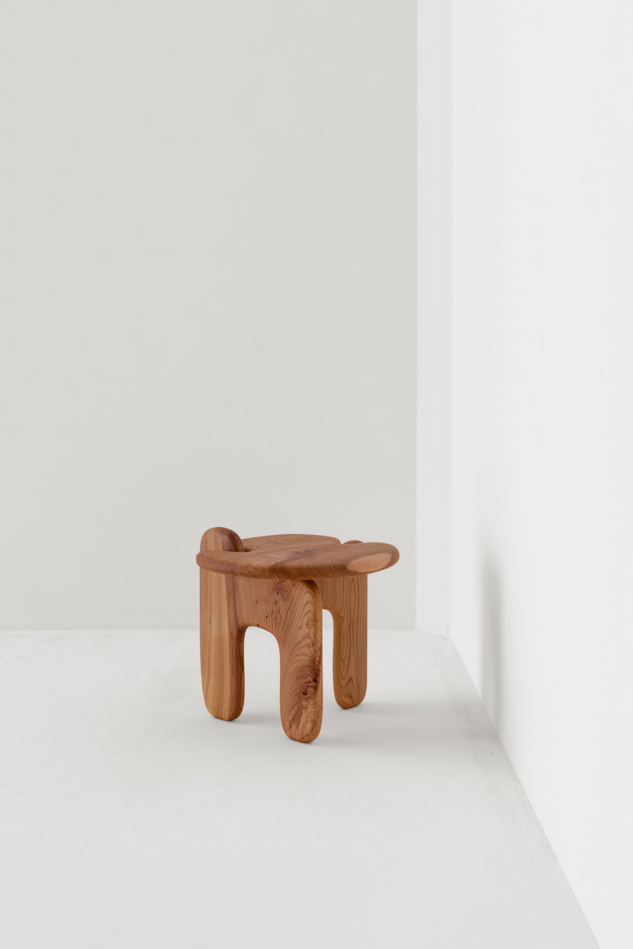 PALETTE SIDE TABLE / LIMED OAK